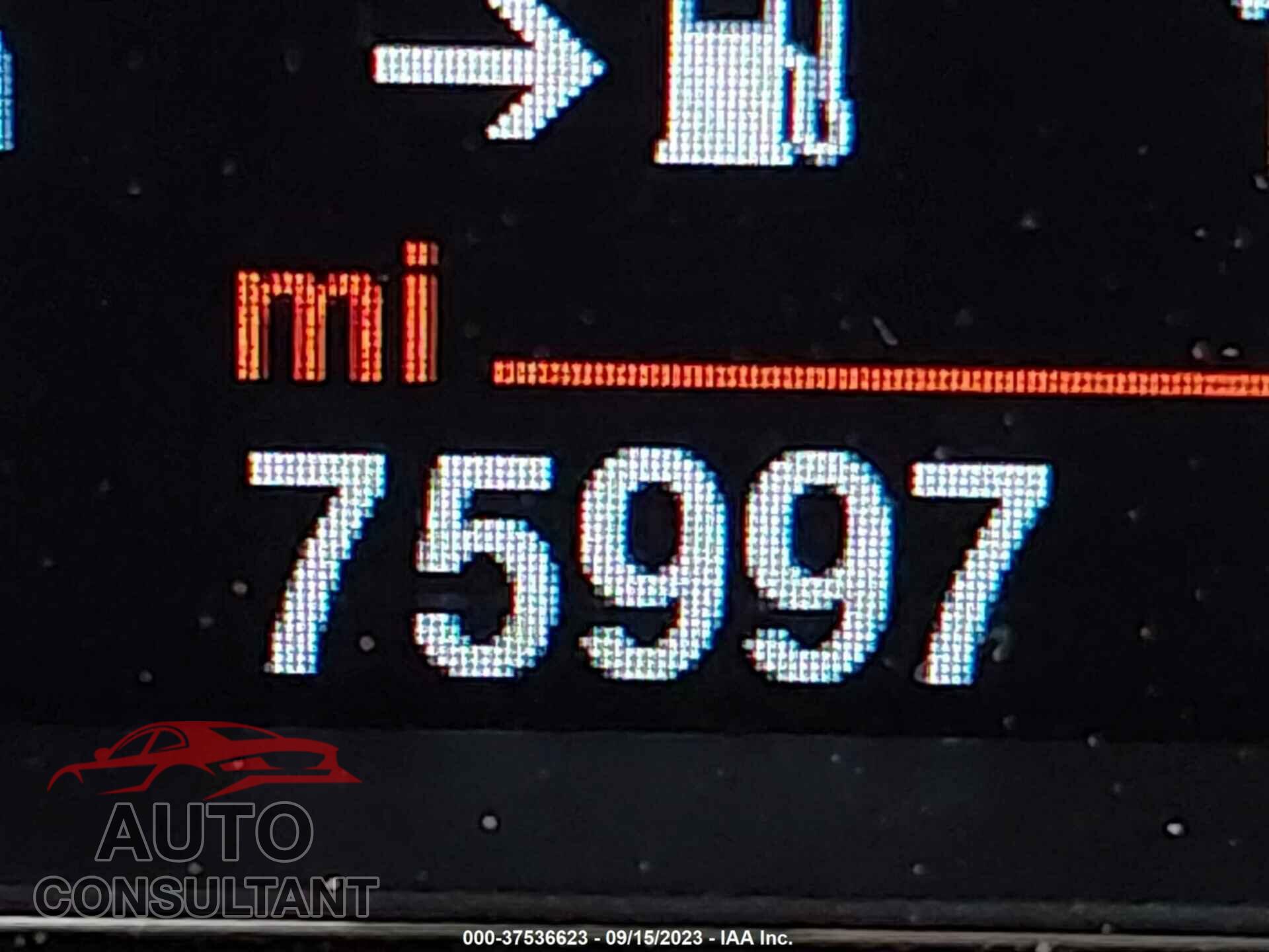 BMW 320I 2016 - WBA8E5G59GNU22197