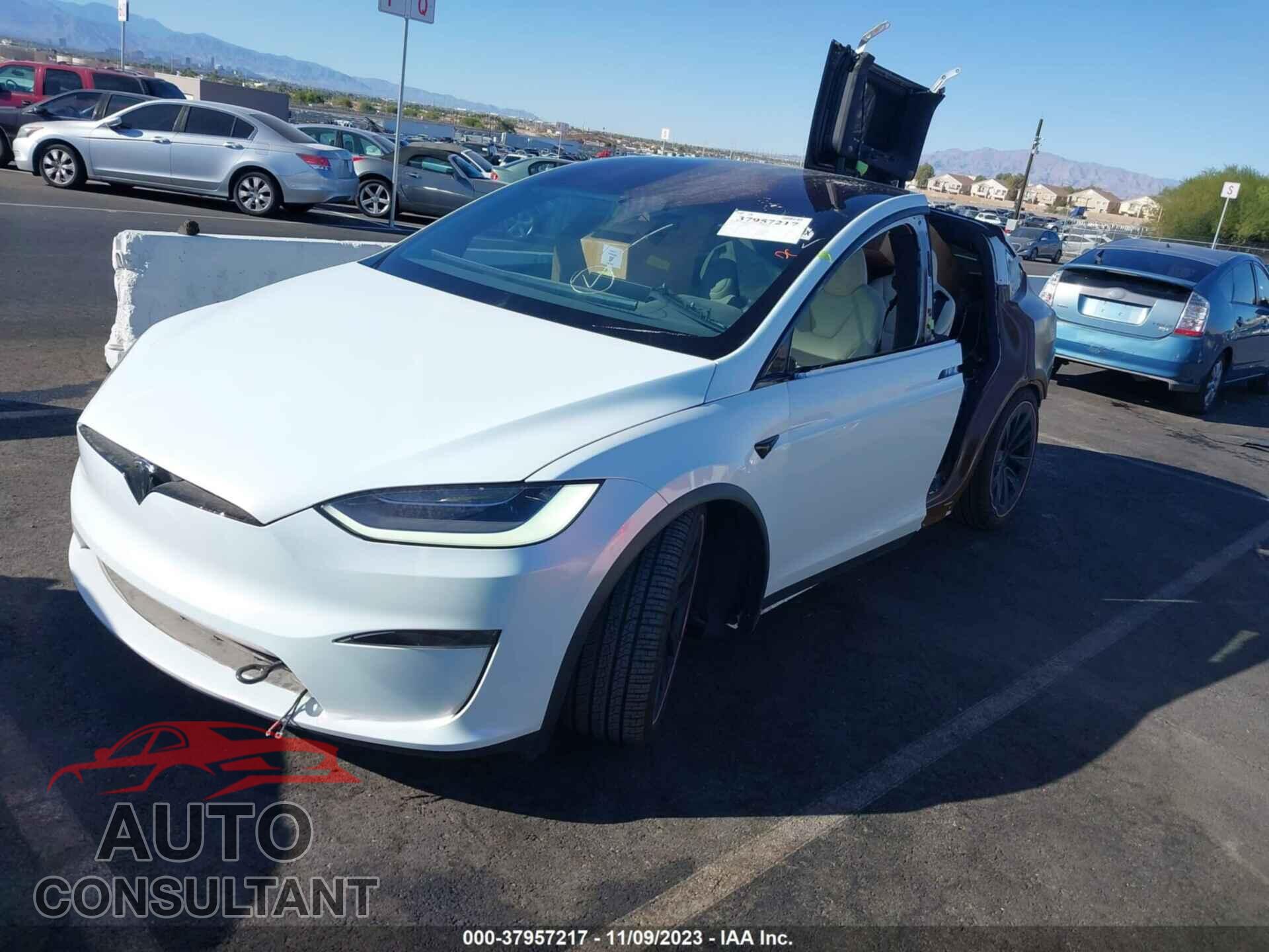 TESLA MODEL X 2023 - 7SAXCBE56PF366310