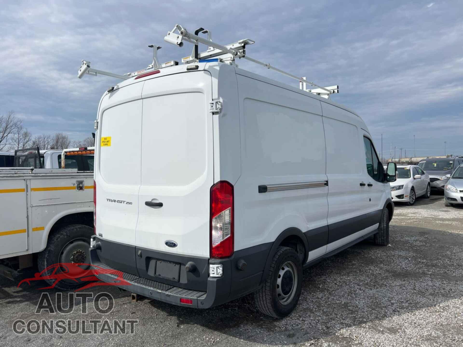 FORD TRANSIT 2017 - 1FTYR2CMXHKB26501