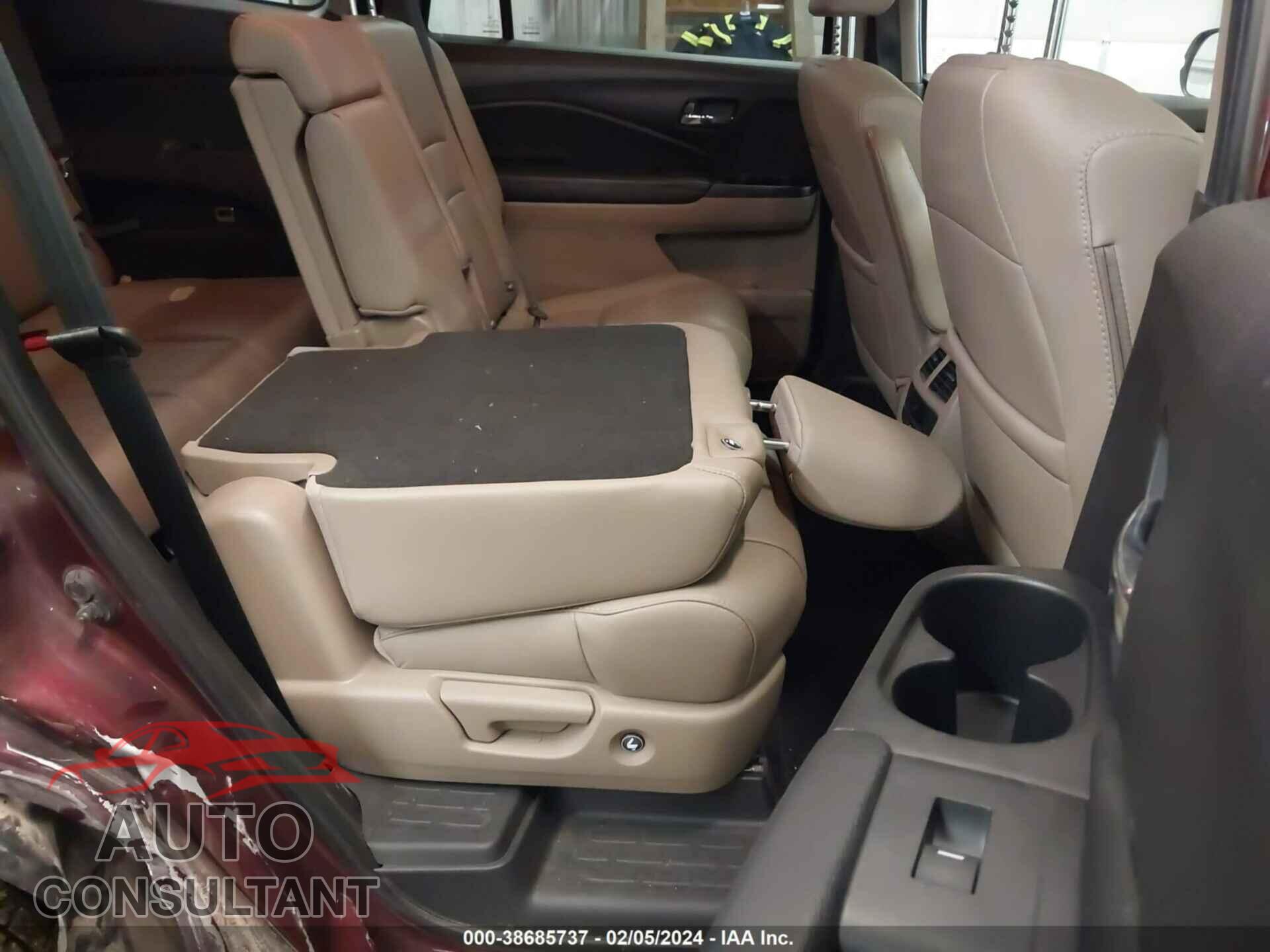 HONDA PILOT 2018 - 5FNYF6H57JB039305