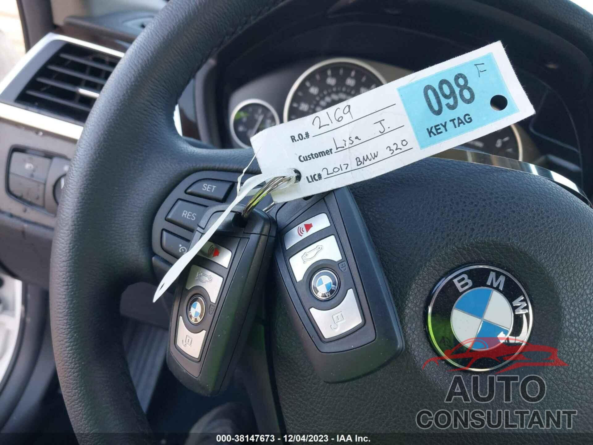 BMW 320I 2017 - WBA8E5G58HNU42152
