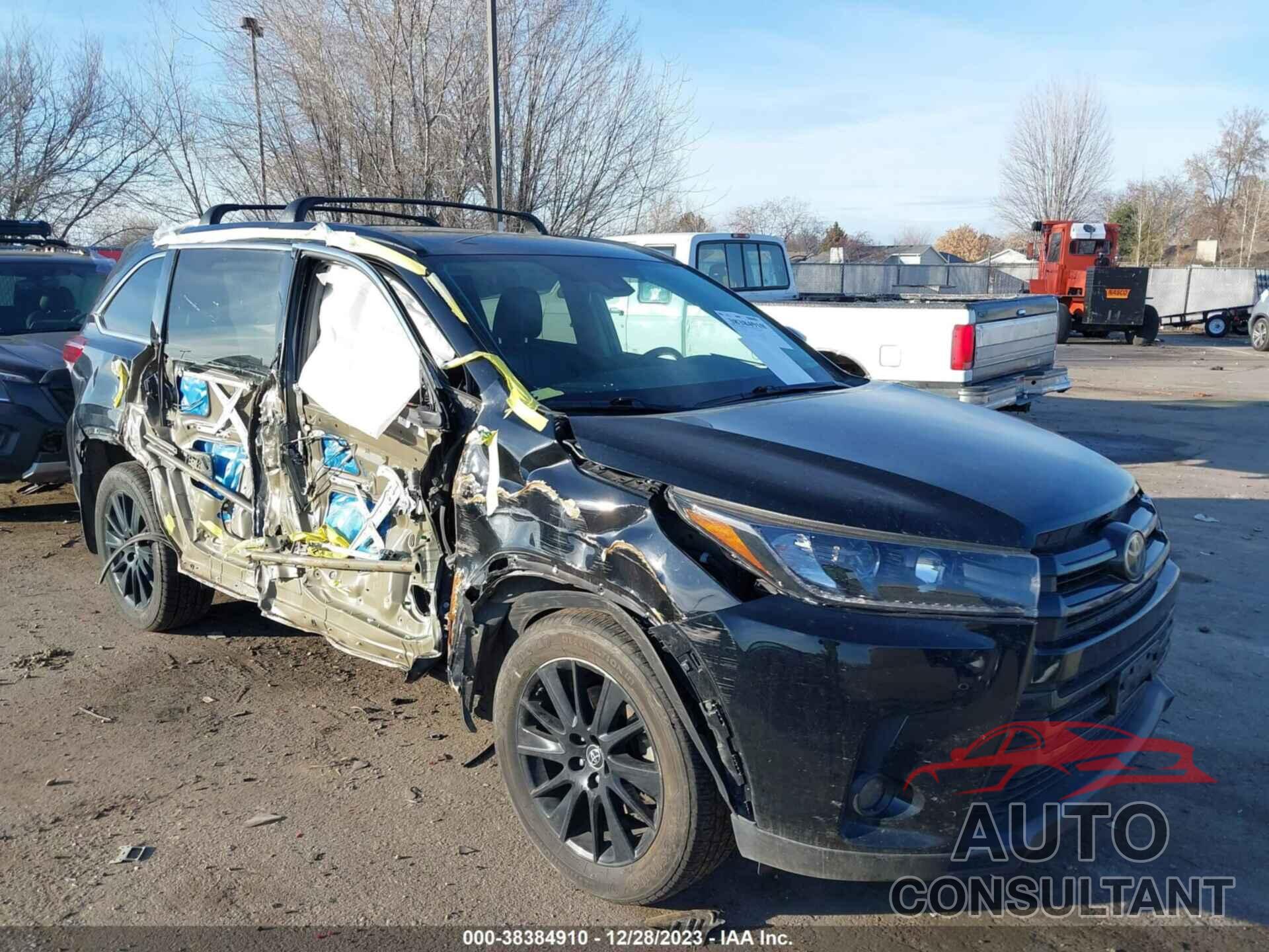 TOYOTA HIGHLANDER 2019 - 5TDJZRFHXKS606157