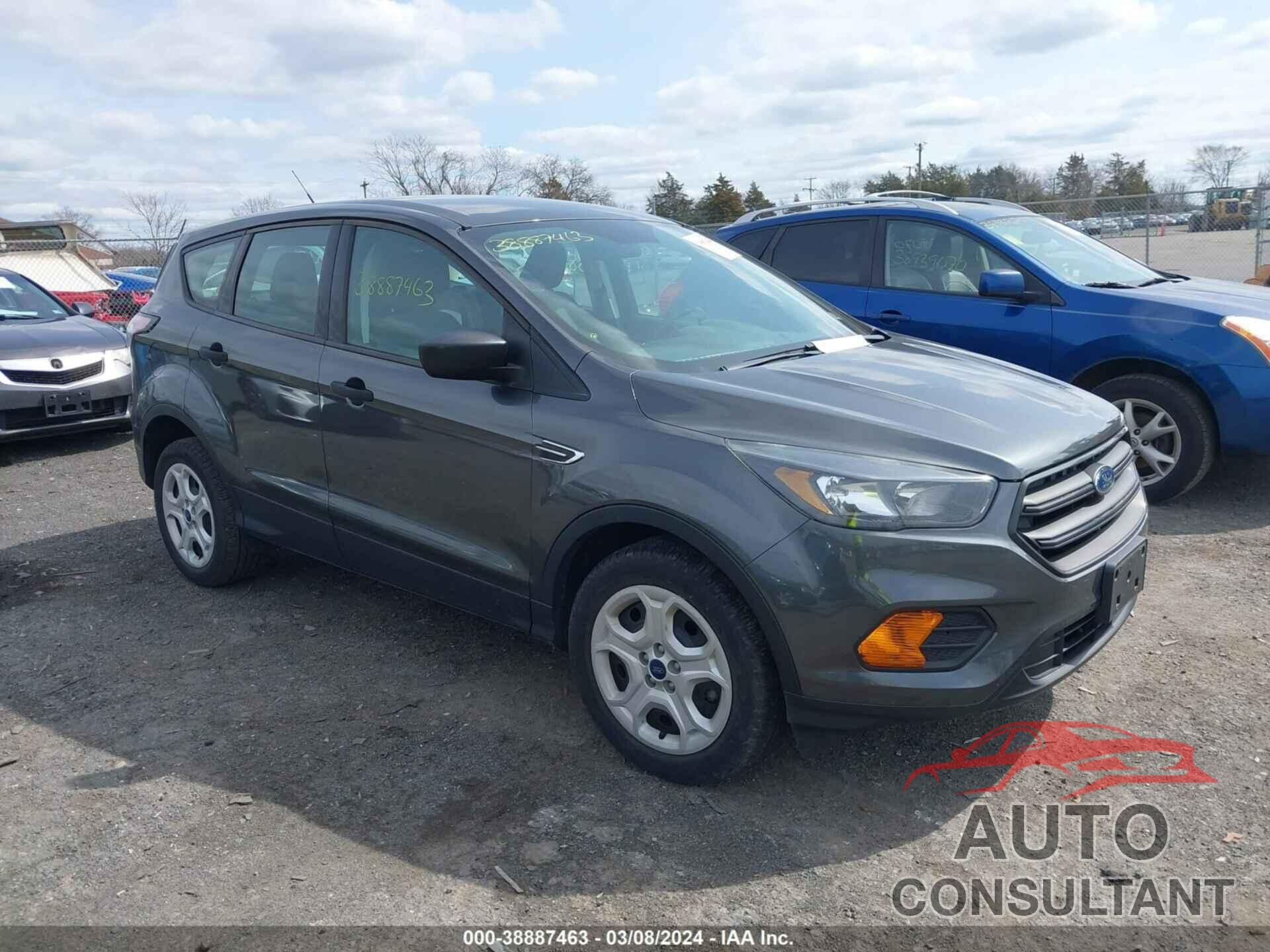 FORD ESCAPE 2018 - 1FMCU0F71JUB21194
