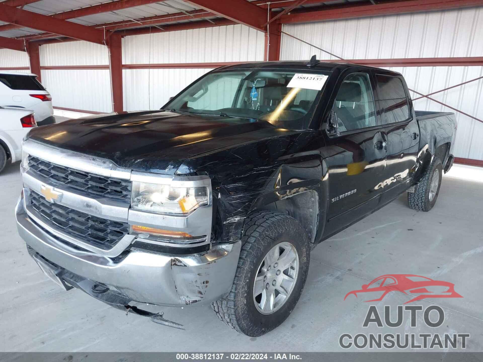 CHEVROLET SILVERADO 1500 2018 - 1GCUKREC7JF151225