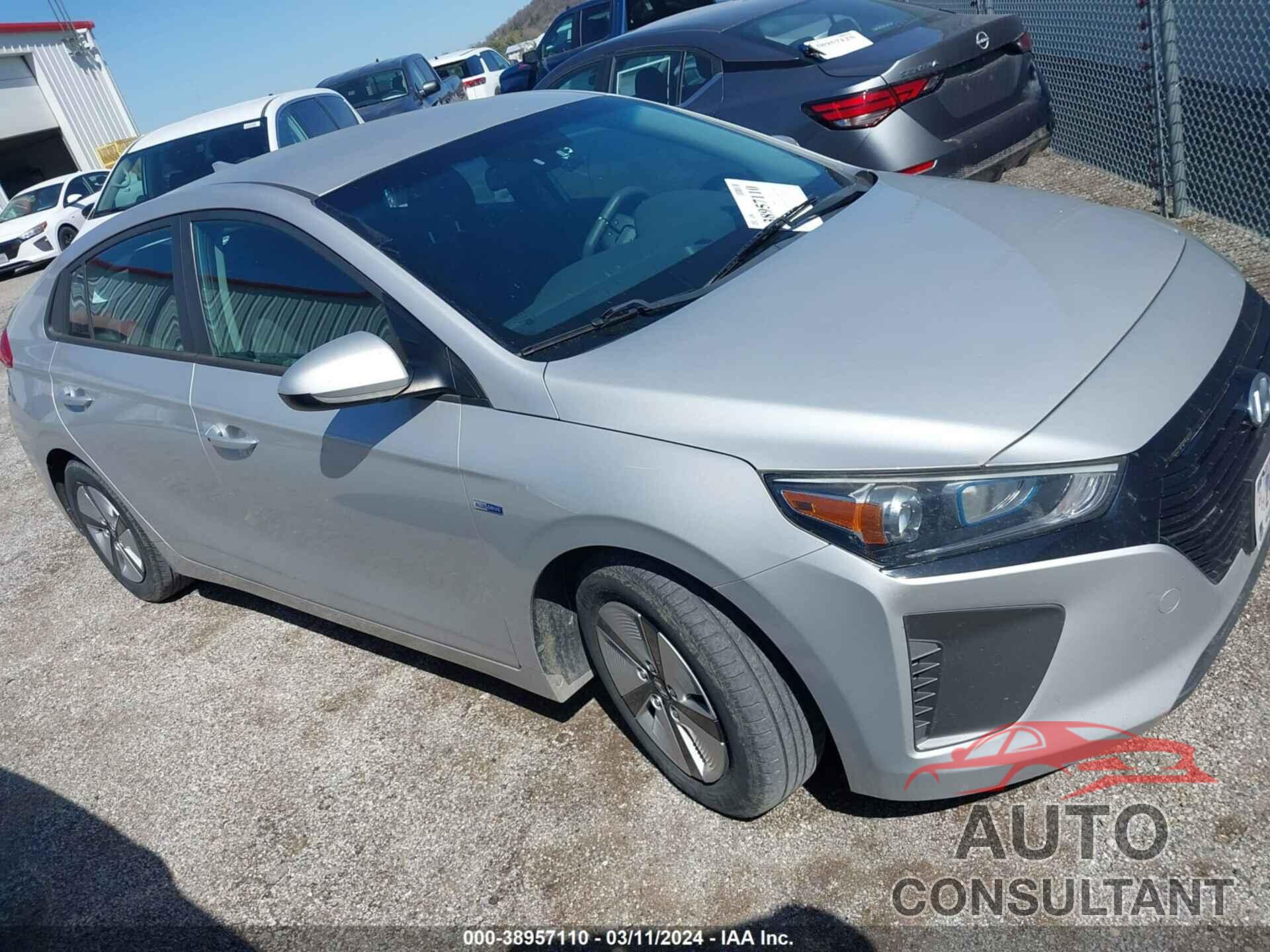 HYUNDAI IONIQ HYBRID 2018 - KMHC65LC4JU075532