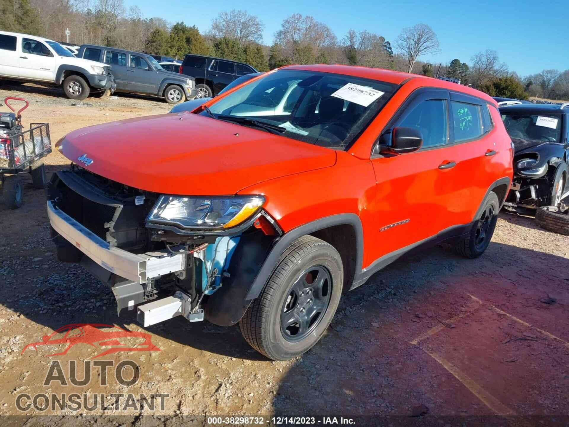 JEEP COMPASS 2018 - 3C4NJCAB7JT368751