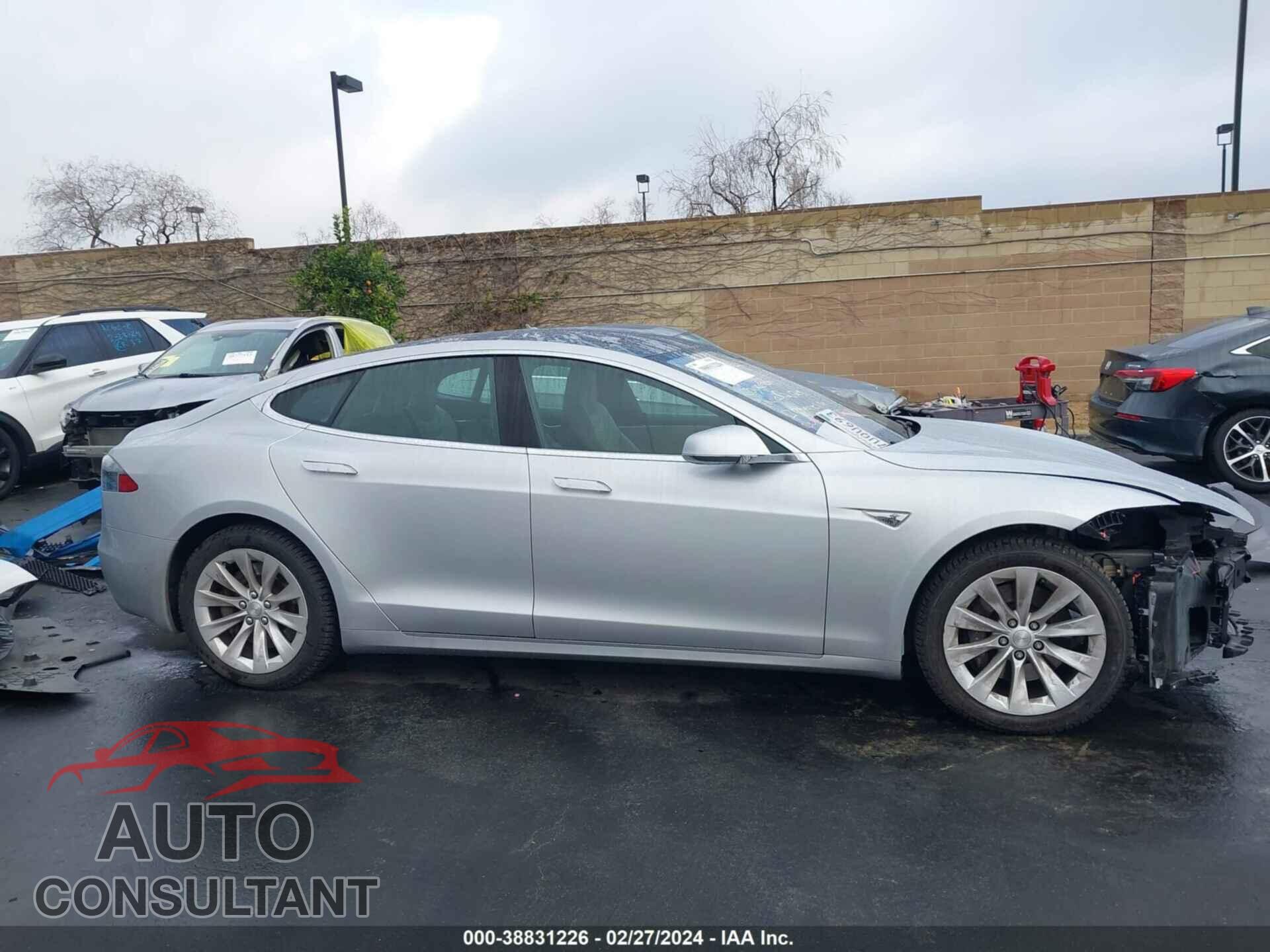 TESLA MODEL S 2016 - 5YJSA1E18GF153315