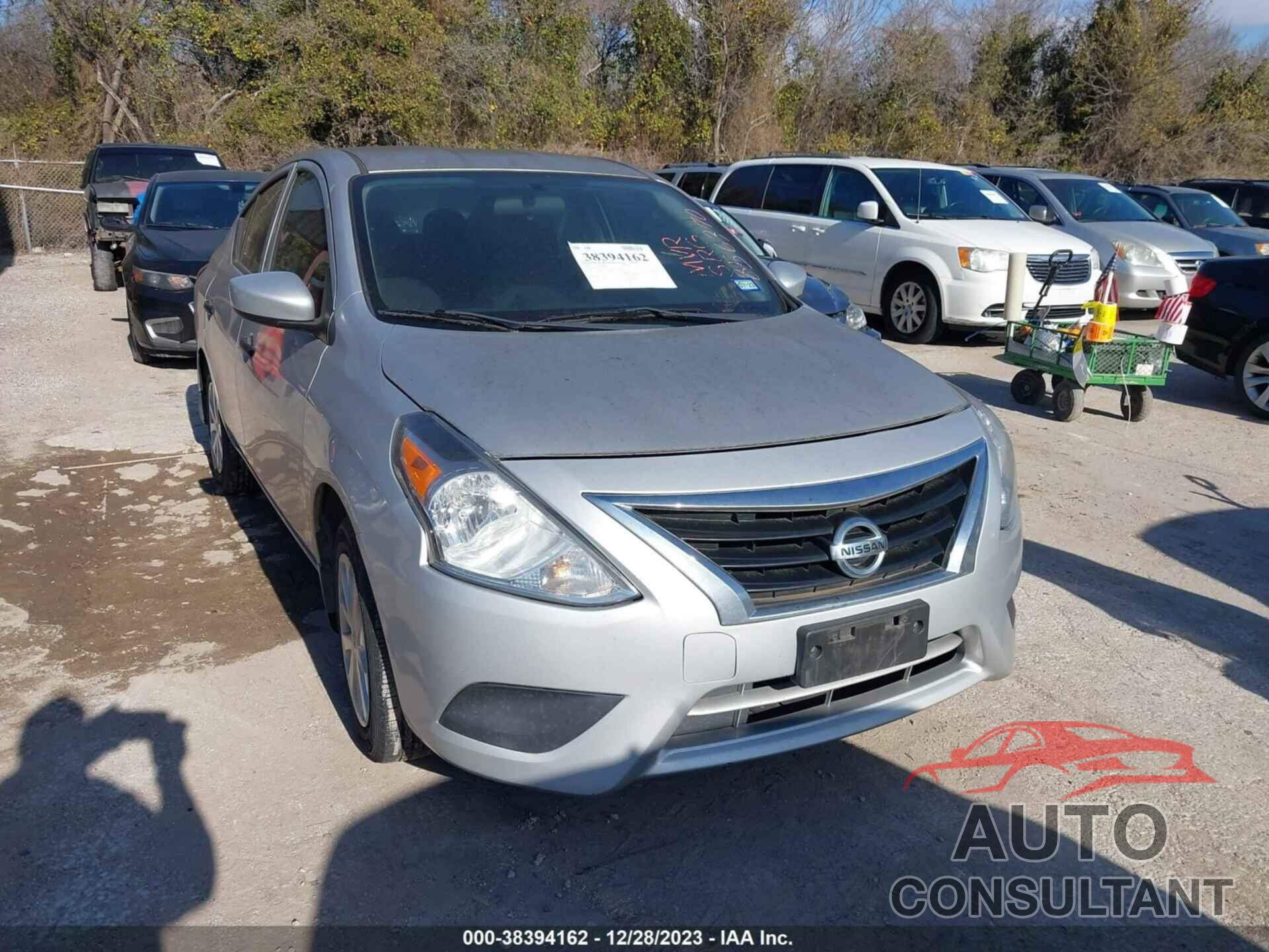 NISSAN VERSA 2018 - 3N1CN7AP1JL856370