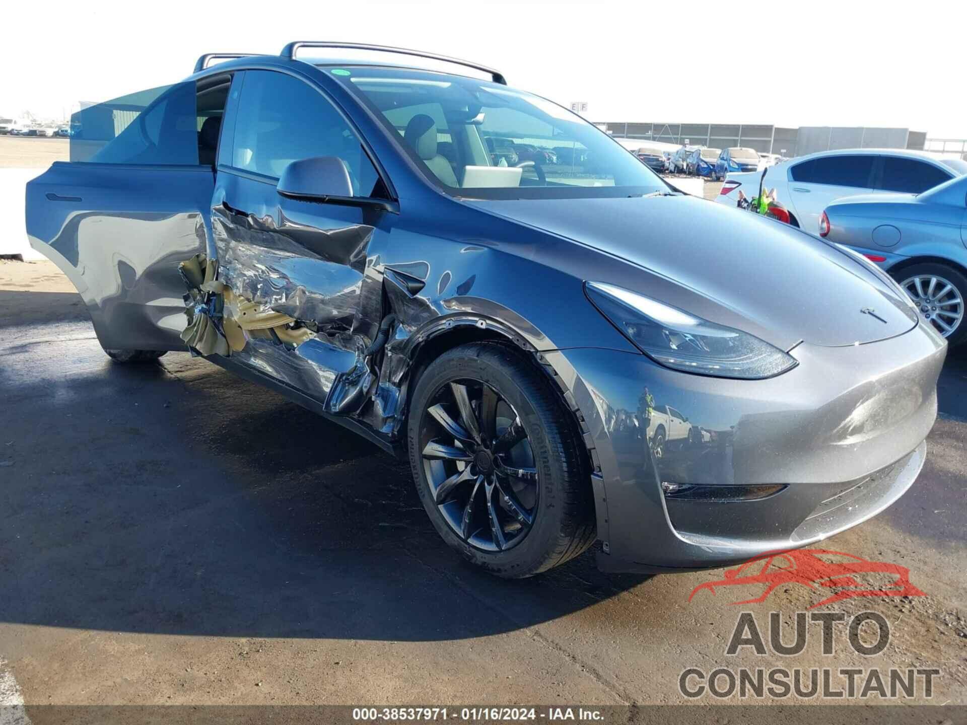 TESLA MODEL Y 2023 - 7SAYGDEE7PF829706