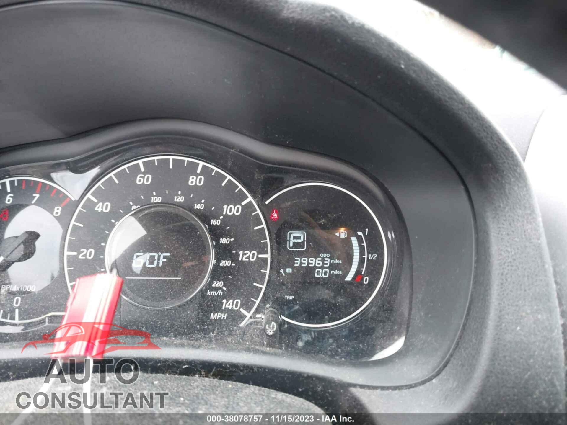 NISSAN VERSA NOTE 2017 - 3N1CE2CP3HL353868