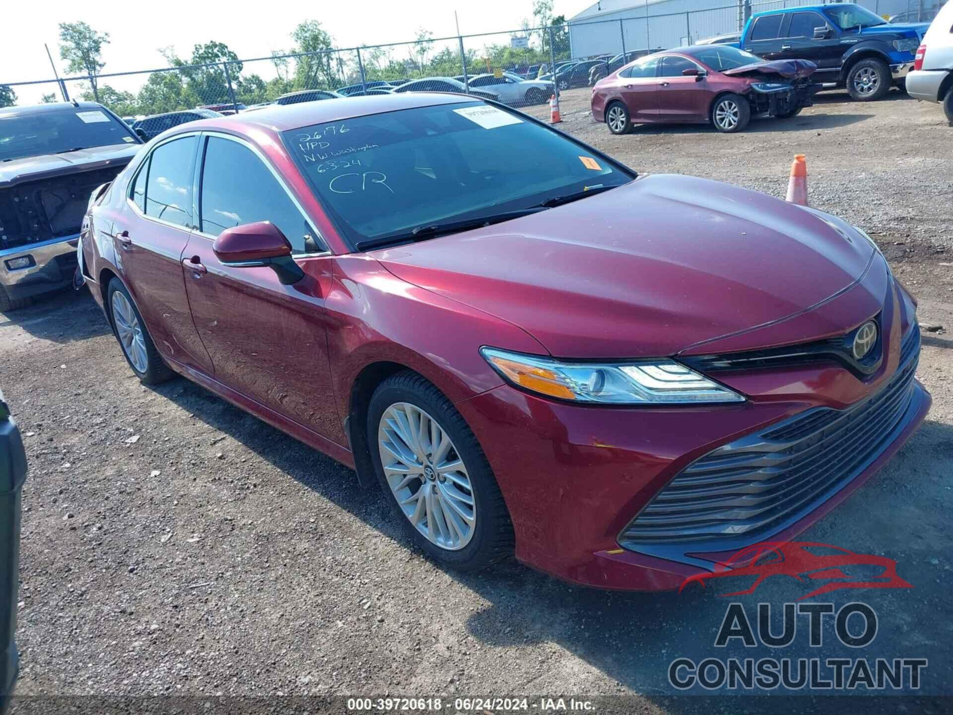 TOYOTA CAMRY 2018 - 4T1B11HK6JU629396