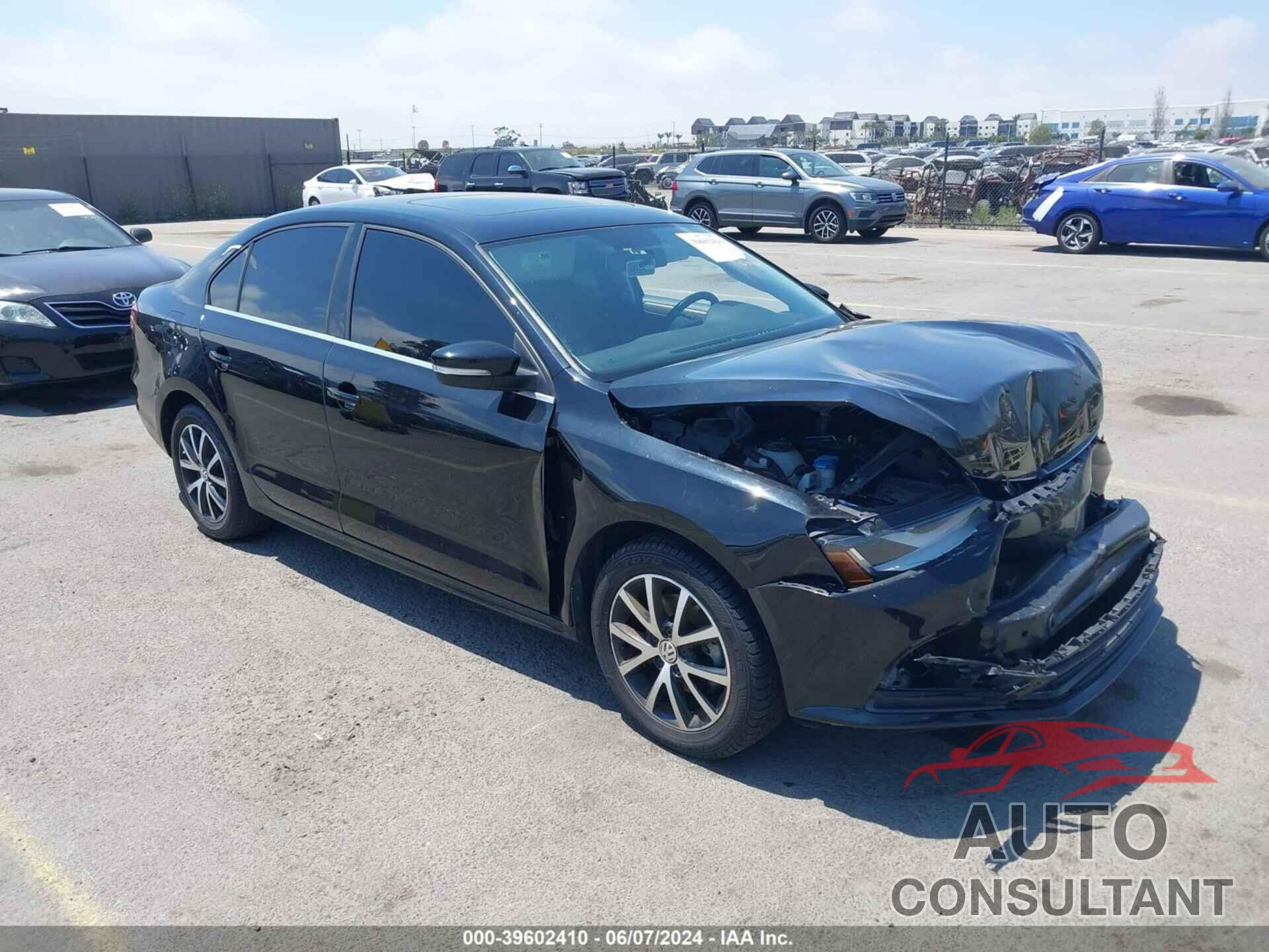 VOLKSWAGEN JETTA 2018 - 3VWDB7AJ5JM261373