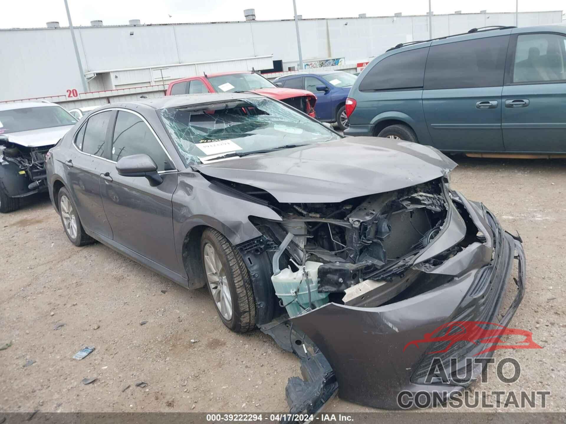 TOYOTA CAMRY 2018 - 4T1B11HK4JU583793