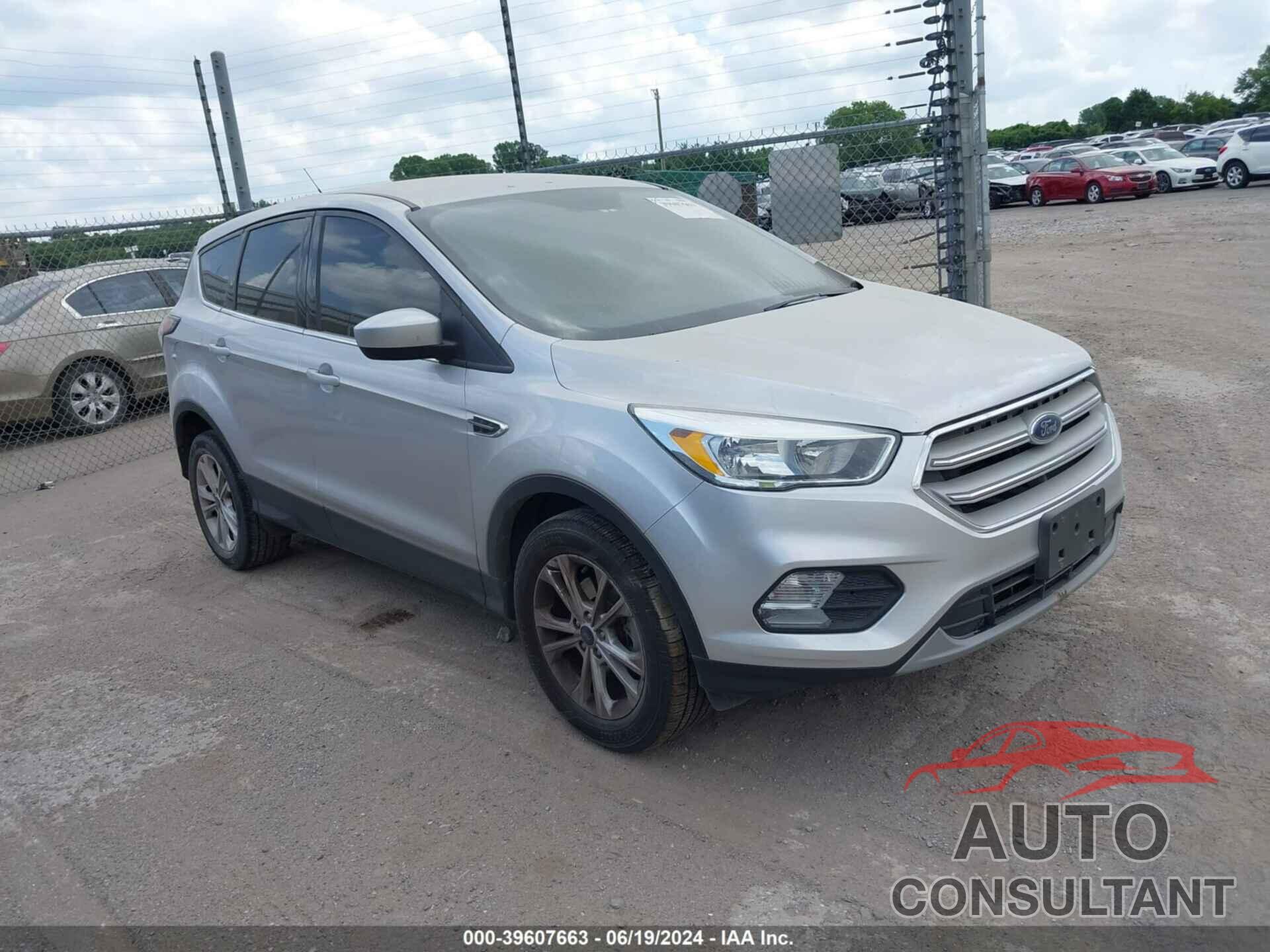 FORD ESCAPE 2017 - 1FMCU0GD3HUB15511