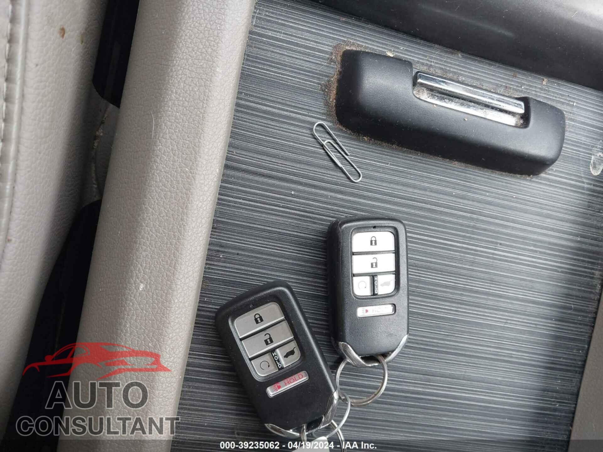 HONDA PILOT 2017 - 5FNYF6H71HB005615