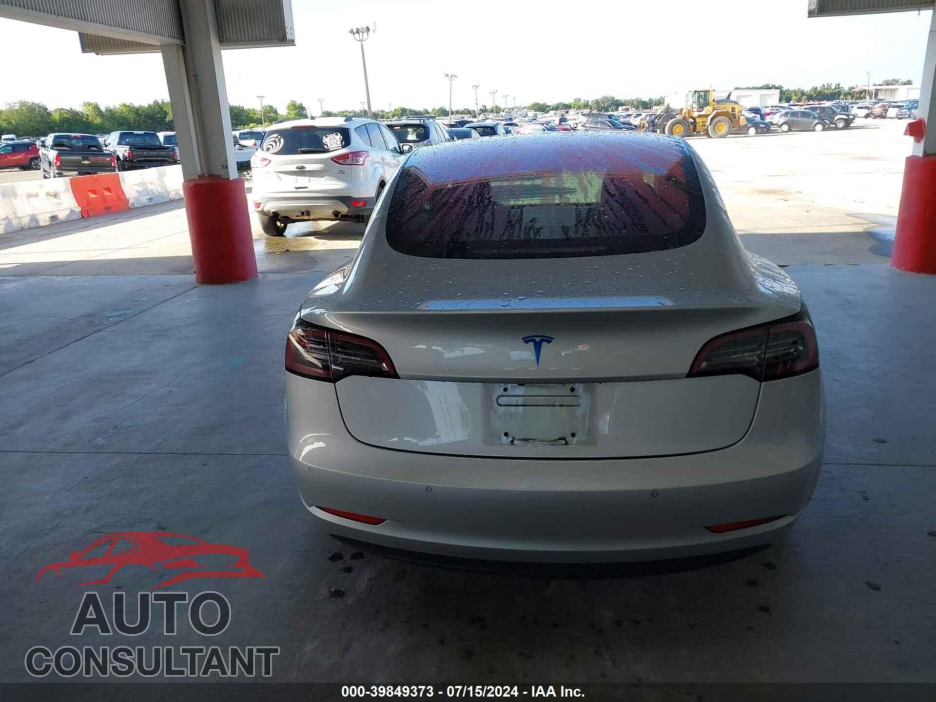 TESLA MODEL 3 2018 - 5YJ3E1EA4JF016596