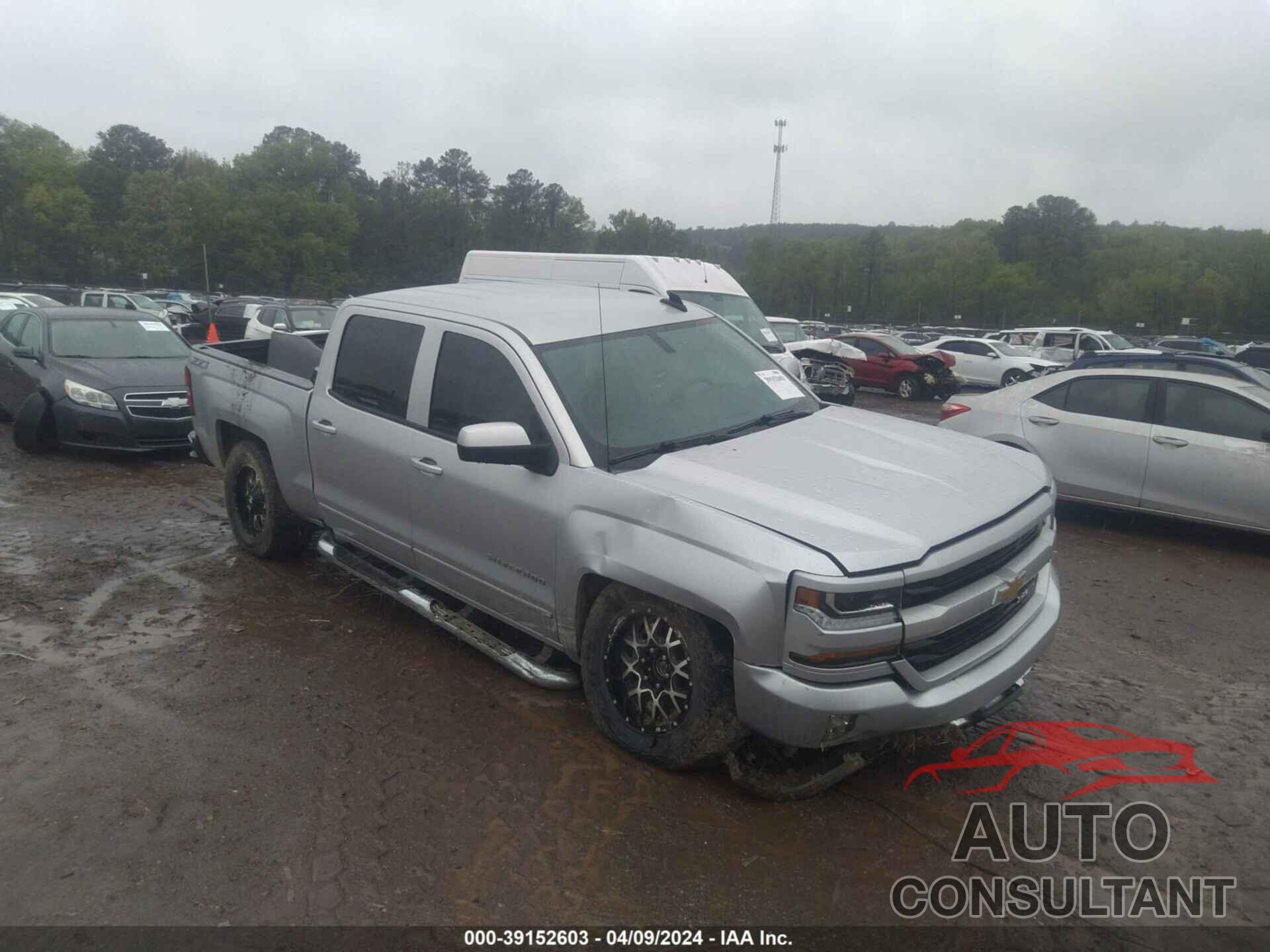 CHEVROLET SILVERADO 1500 2018 - 3GCUKREC1JG558939