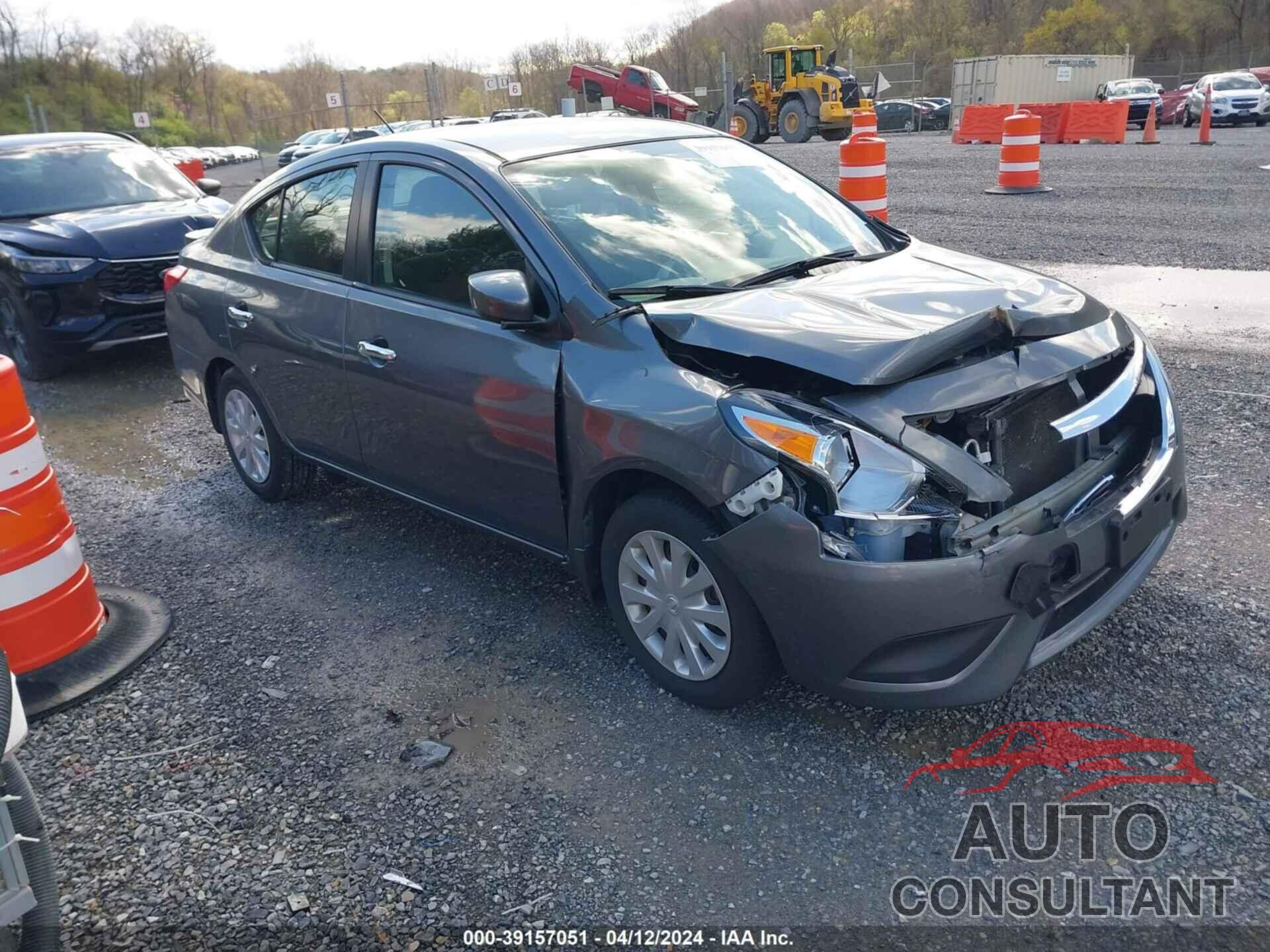 NISSAN VERSA 2018 - 3N1CN7AP0JL859342