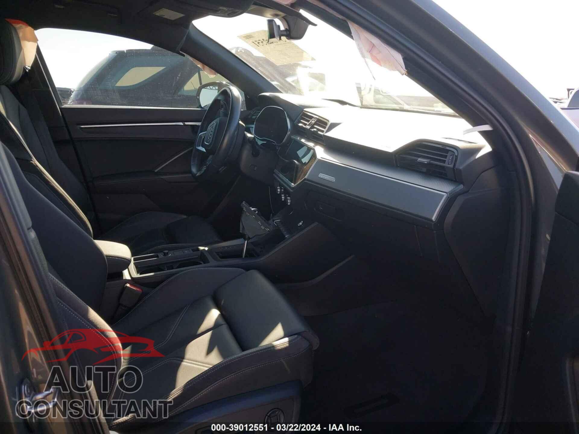 AUDI Q3 2021 - WA1EECF36M1127629