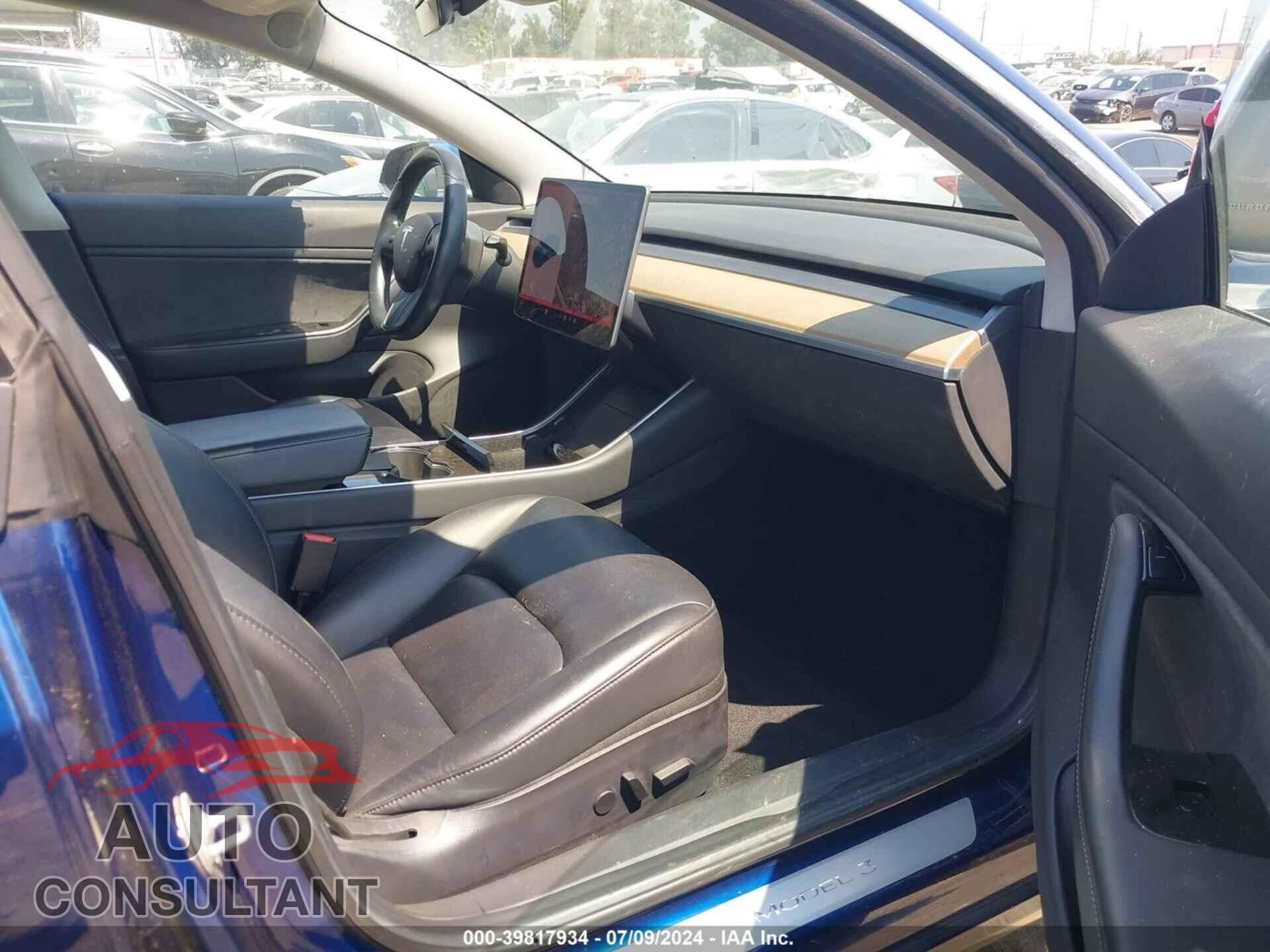 TESLA MODEL 3 2018 - 5YJ3E1EB0JF105302