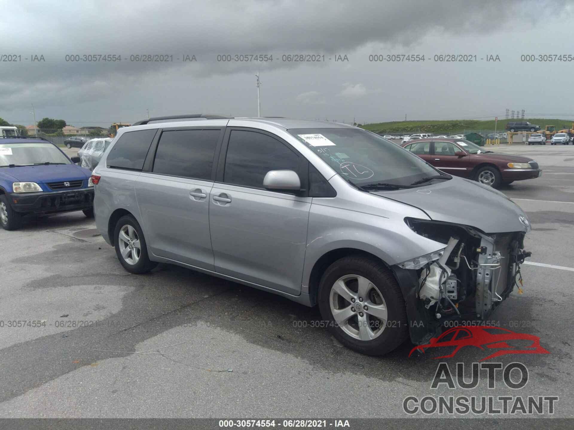 TOYOTA SIENNA 2017 - 5TDKZ3DC5HS781854