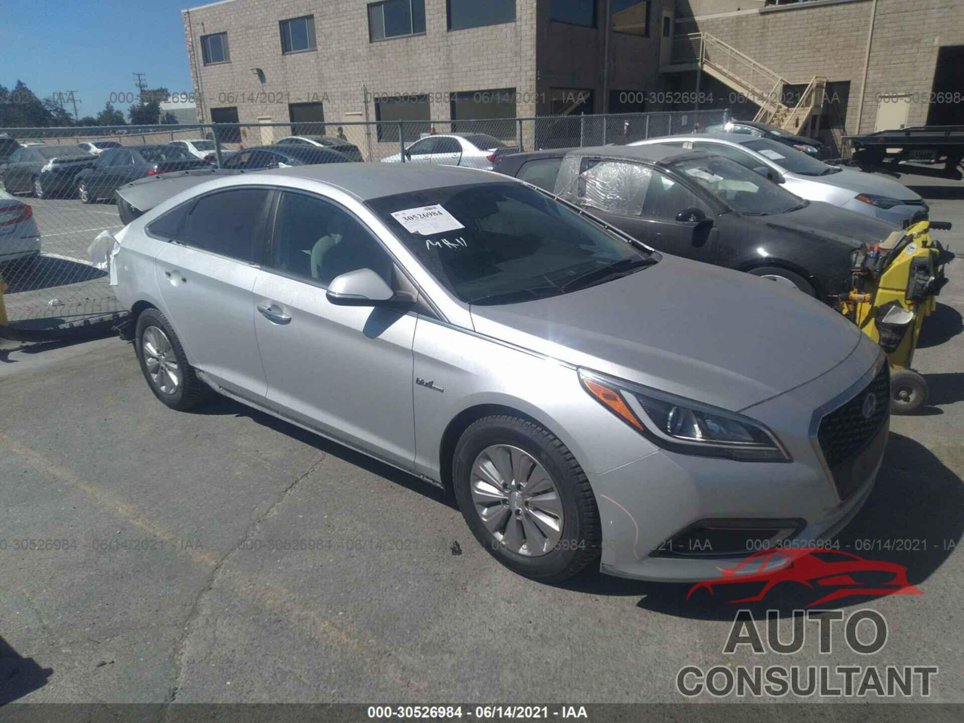 HYUNDAI SONATA HYBRID 2017 - KMHE24L14HA048775