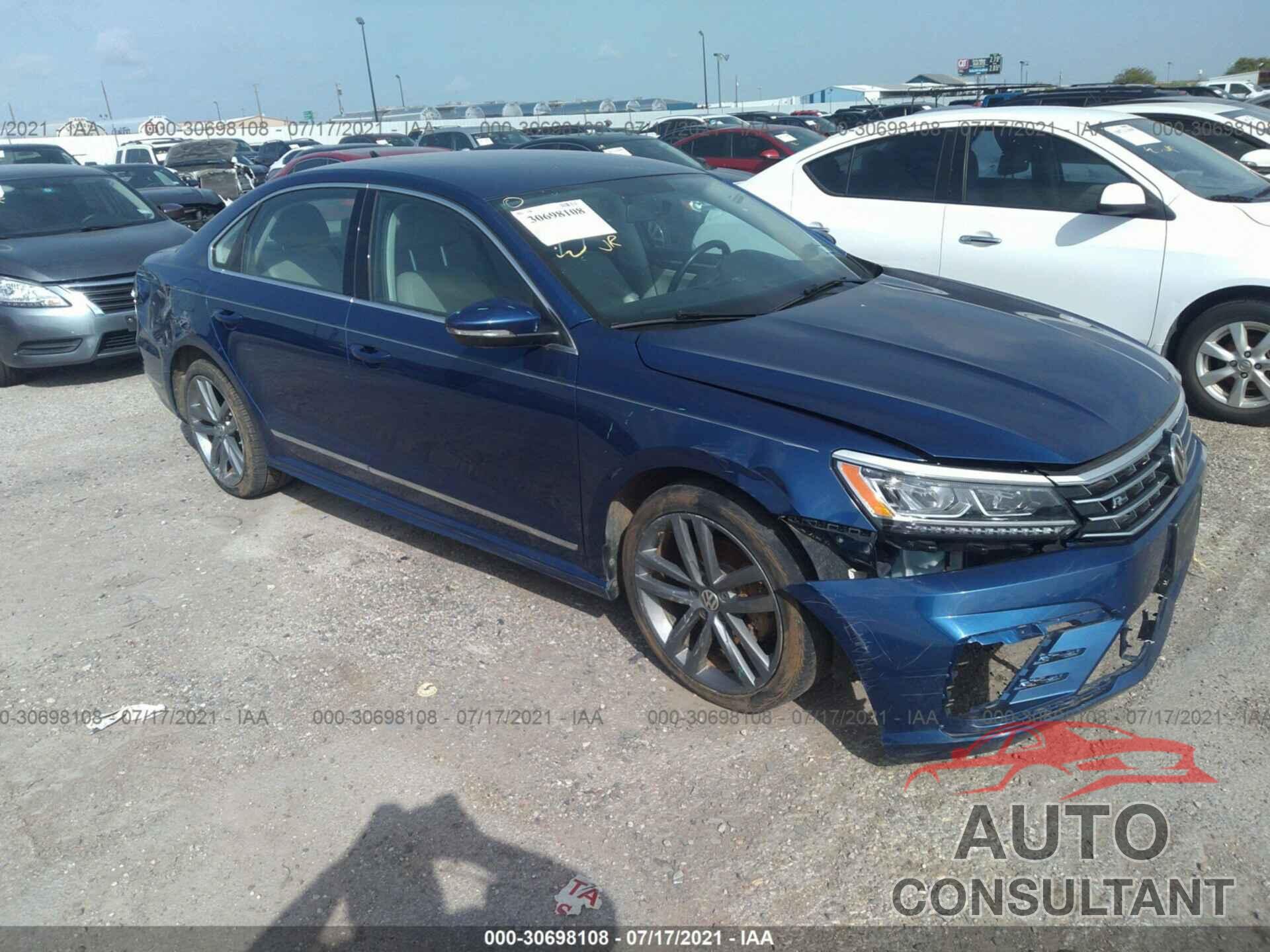 VOLKSWAGEN PASSAT 2017 - 1VWDT7A30HC068610