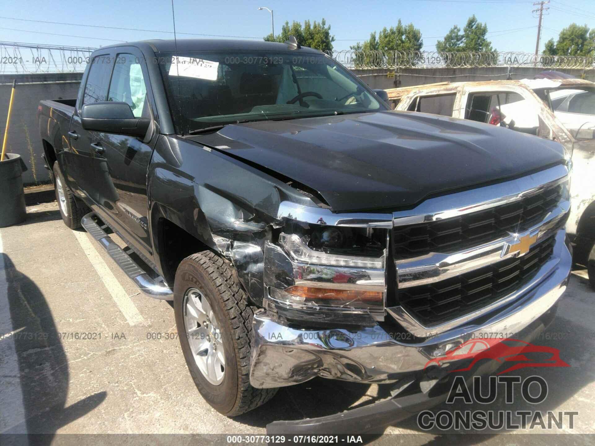CHEVROLET SILVERADO 1500 2018 - 1GCVKREC7JZ153334