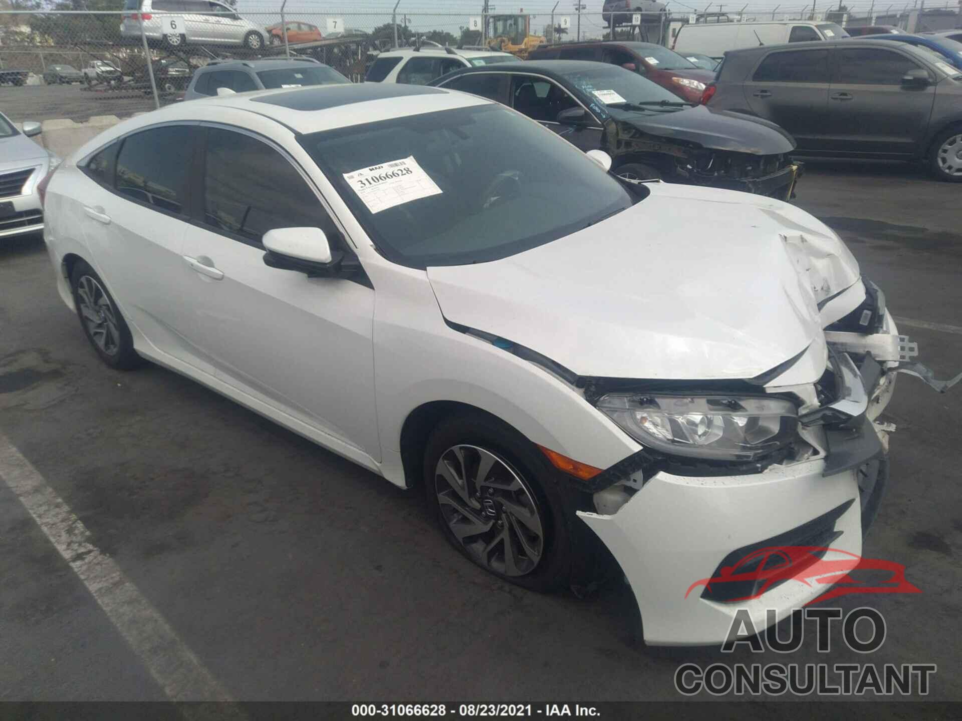 HONDA CIVIC SEDAN 2018 - 19XFC2F76JE207907