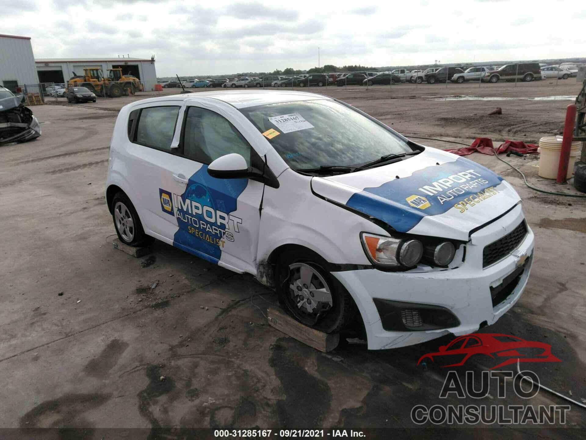 CHEVROLET SONIC 2016 - 1G1JA6SH3G4106171