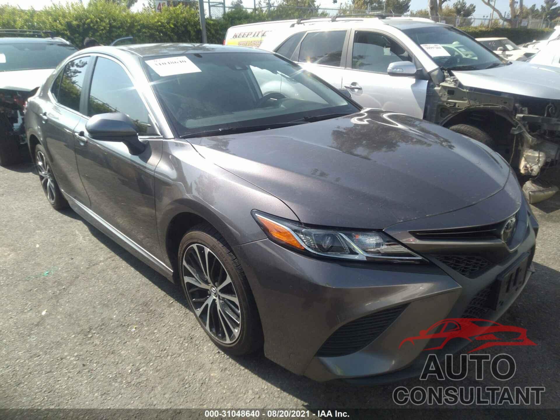 TOYOTA CAMRY 2018 - 4T1B11HK6JU603610