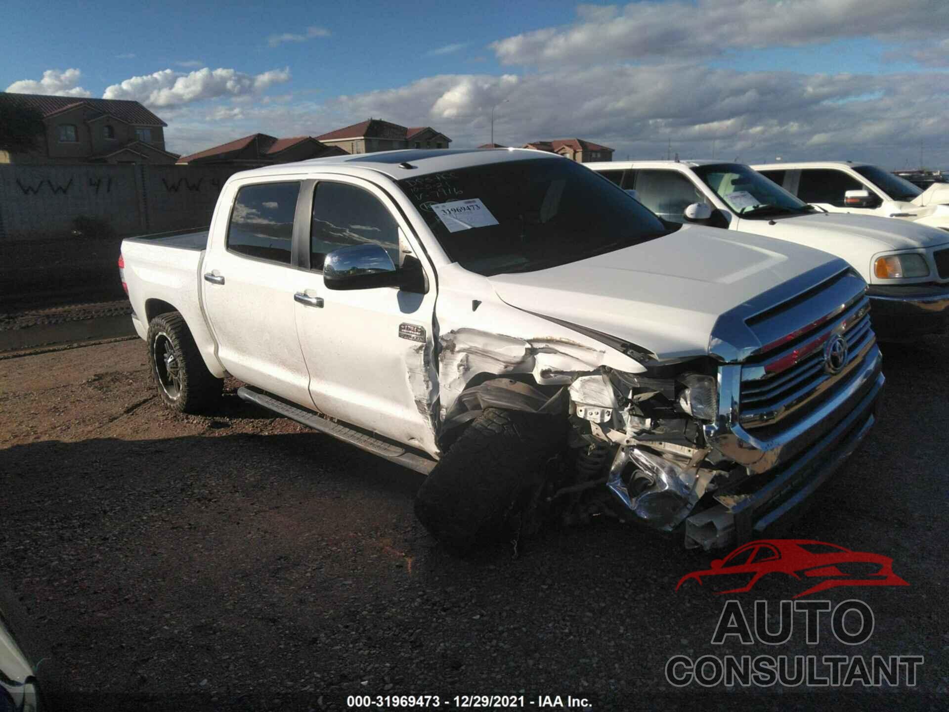 TOYOTA TUNDRA 4WD 2017 - 5TFAW5F18HX637916