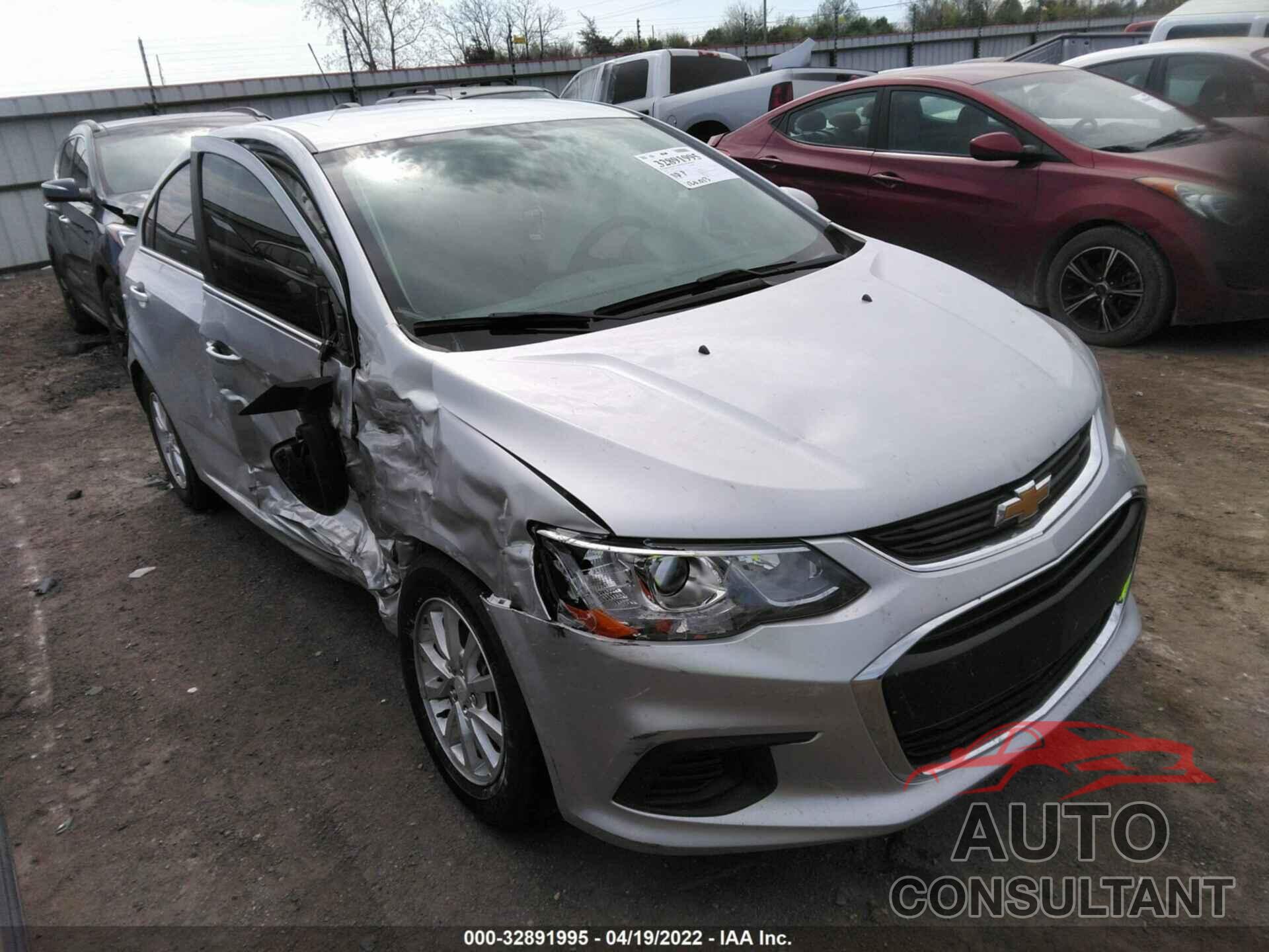 CHEVROLET SONIC 2018 - 1G1JD5SH1J4111569