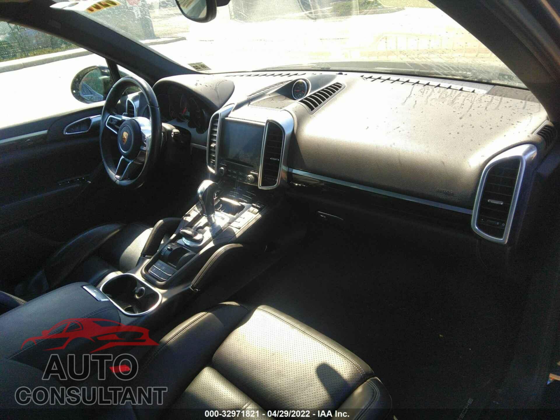 PORSCHE CAYENNE 2017 - WP1AB2A2XHLA51184