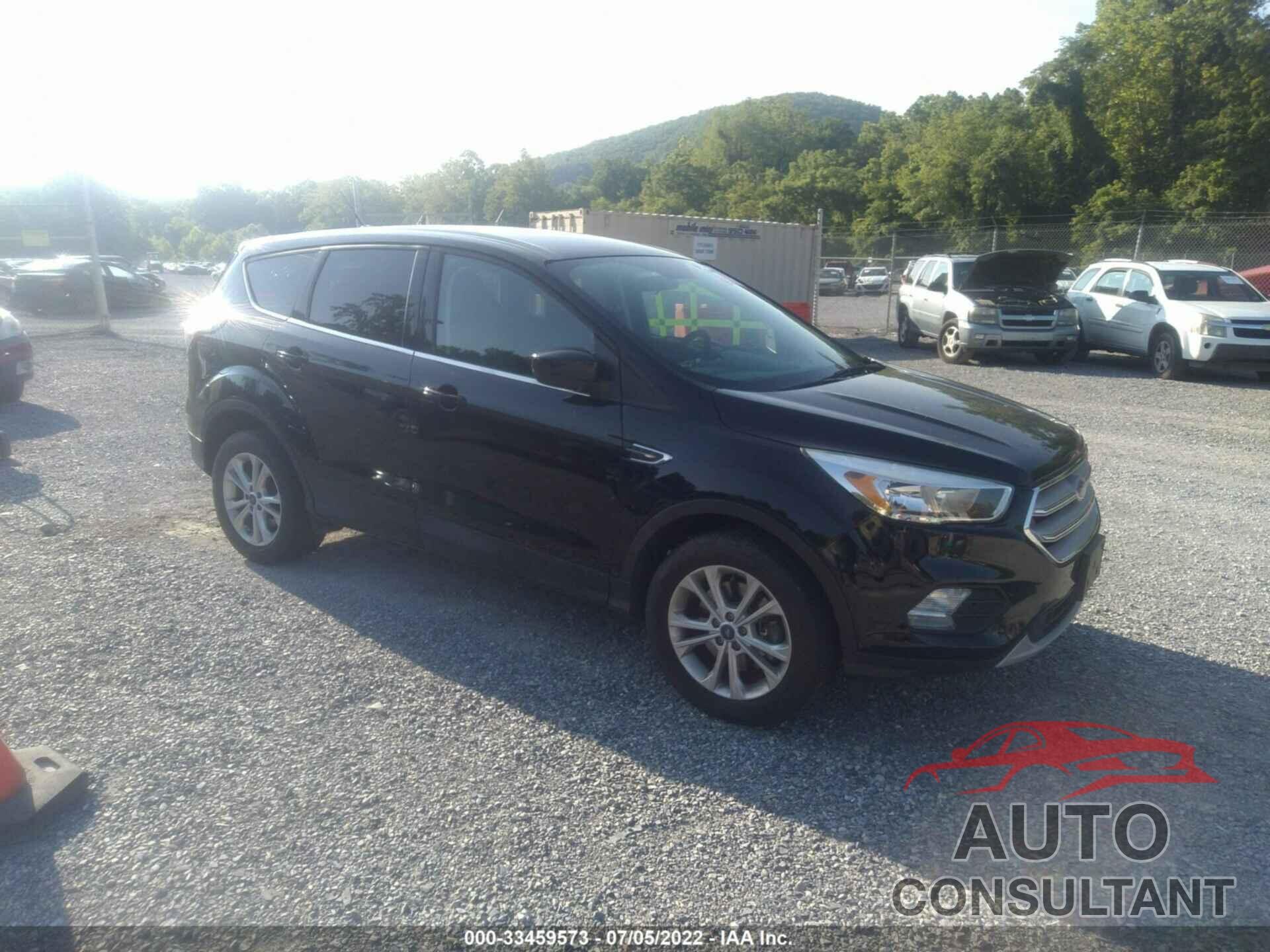 FORD ESCAPE 2017 - 1FMCU9G95HUA39581