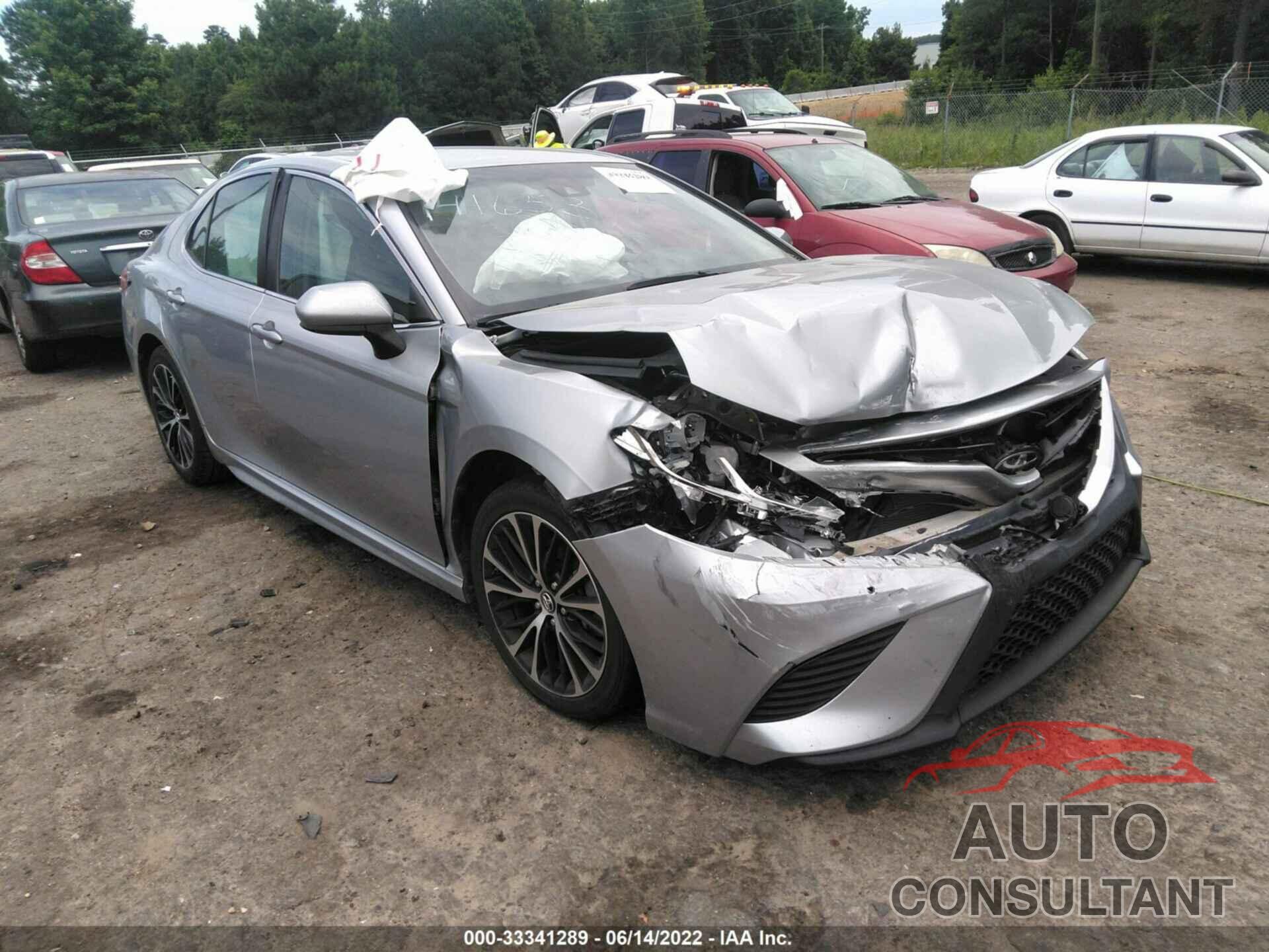 TOYOTA CAMRY 2018 - 4T1B11HKXJU556937