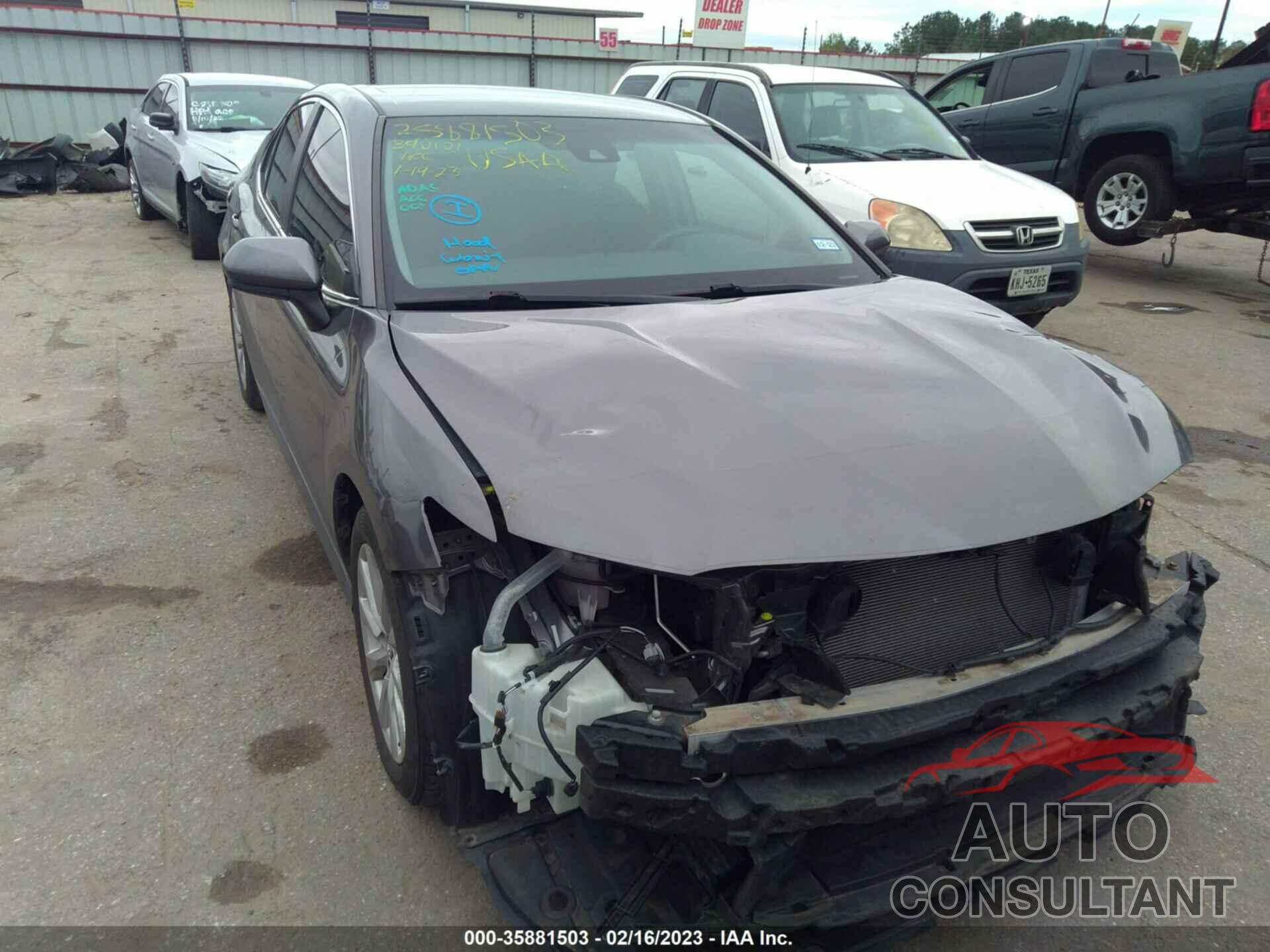 TOYOTA CAMRY 2018 - 4T1B11HK3JU585048