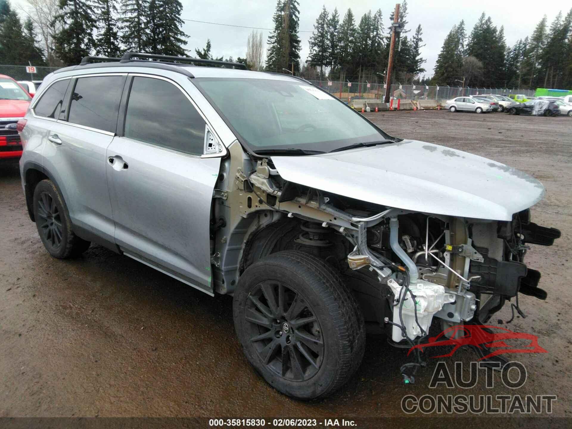 TOYOTA HIGHLANDER 2019 - 5TDKZRFH3KS566945