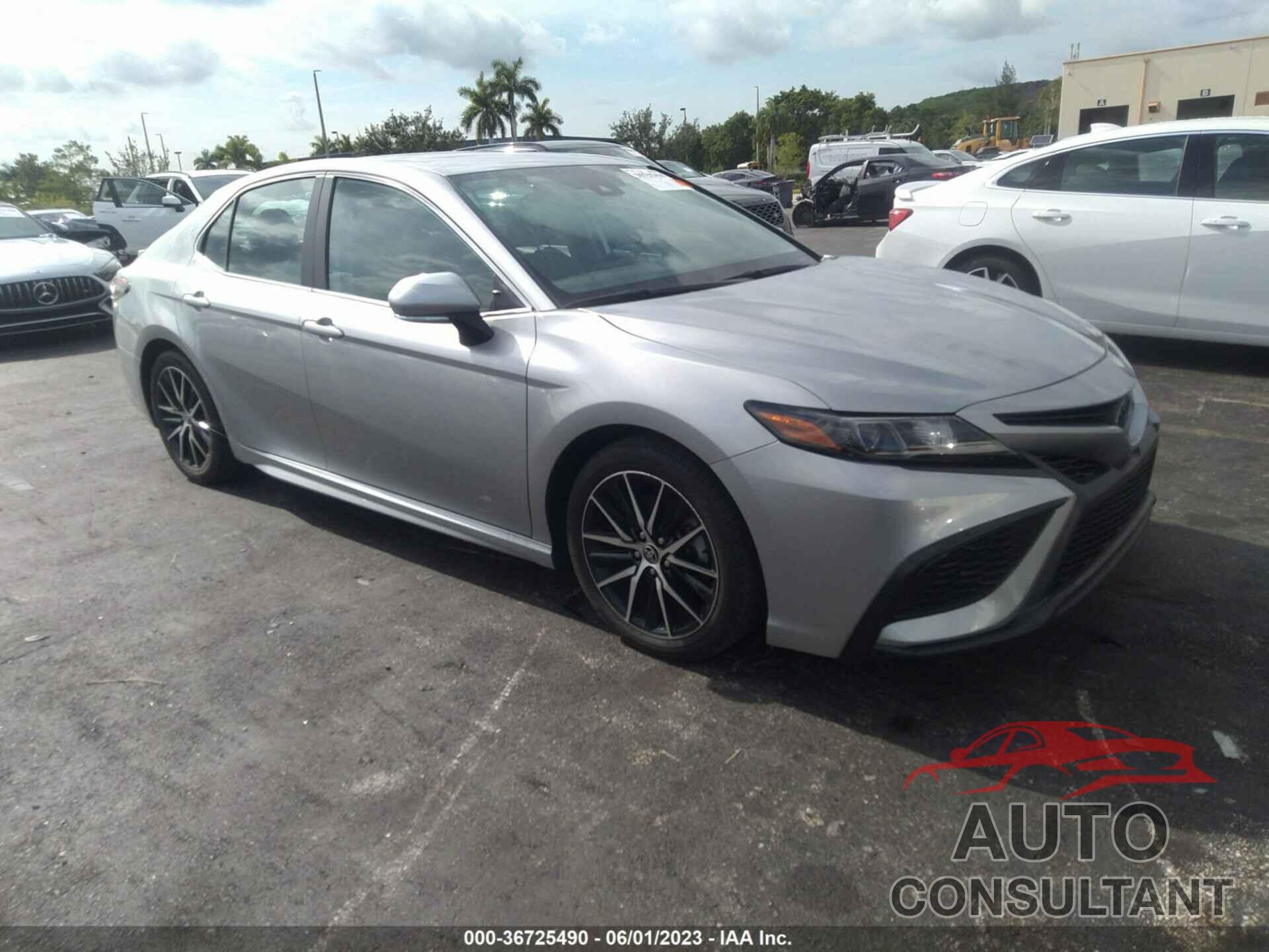 TOYOTA CAMRY 2022 - 4T1G11AK6NU631008