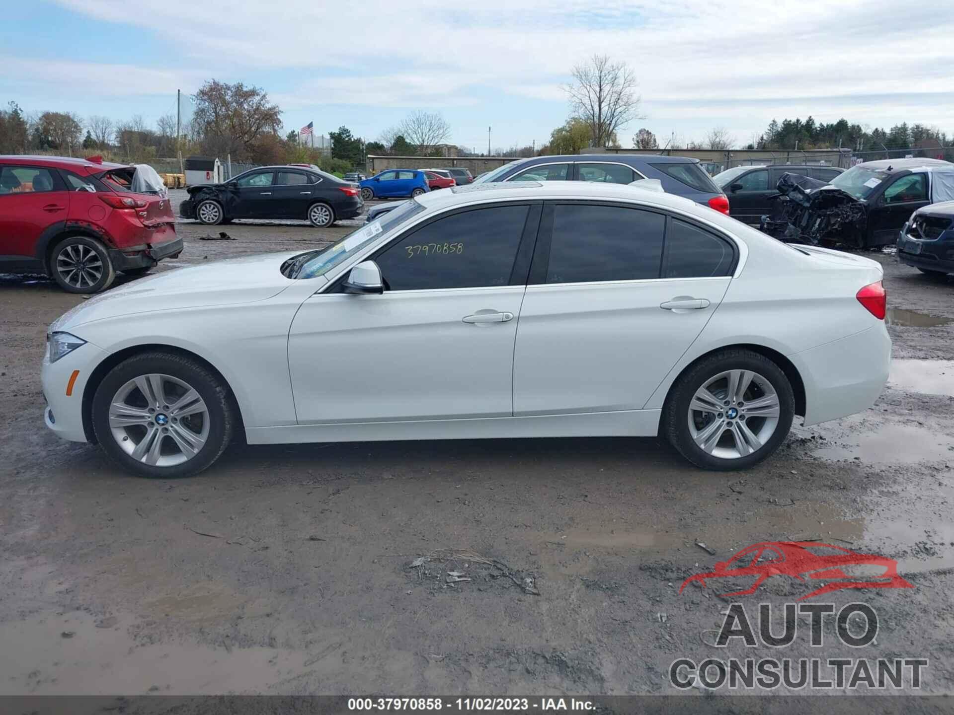 BMW 330 2018 - WBA8D9G59JNU68372