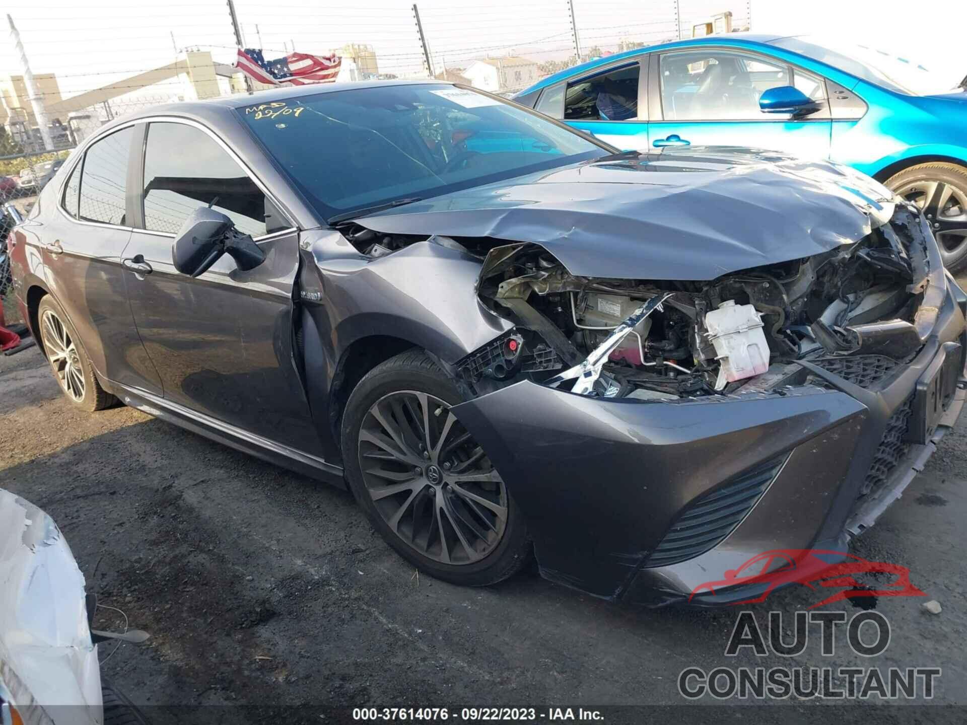 TOYOTA CAMRY HYBRID 2019 - 4T1B21HK5KU517798