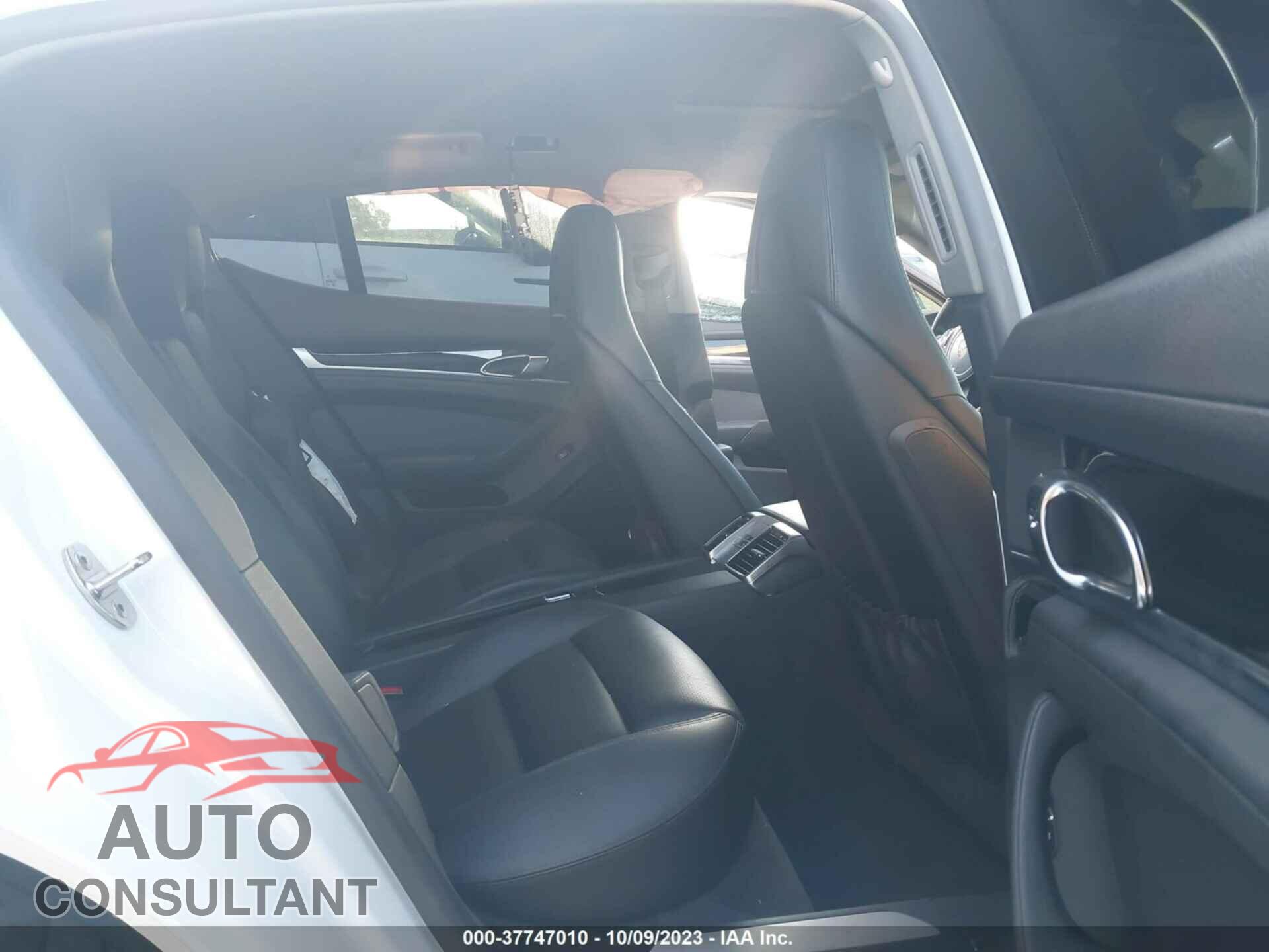 PORSCHE PANAMERA 2015 - WP0AA2A72FL005751