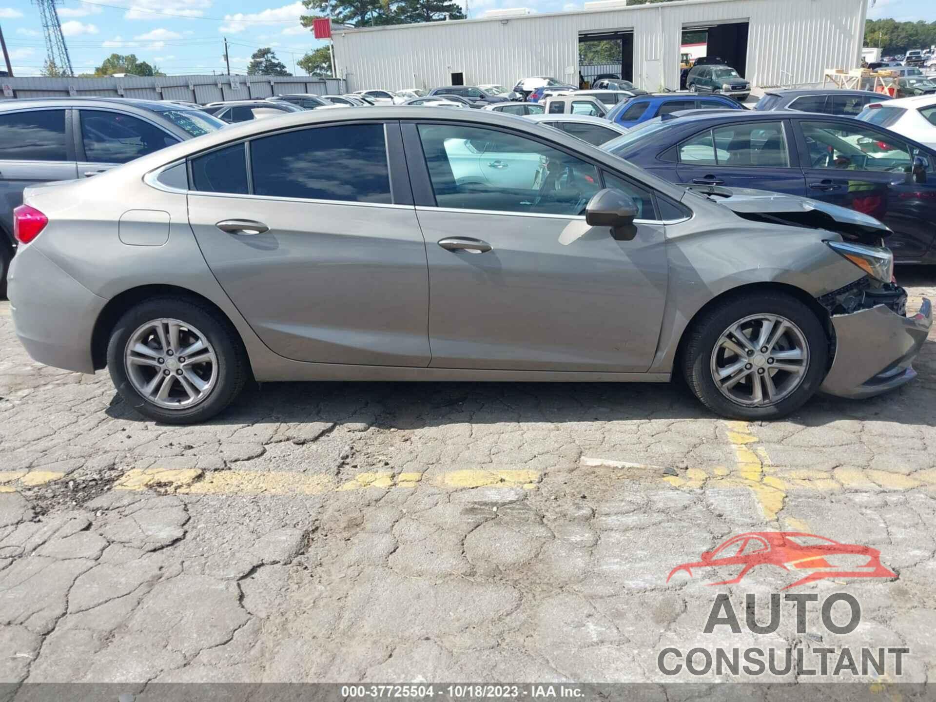 CHEVROLET CRUZE 2018 - 1G1BE5SM9J7237286