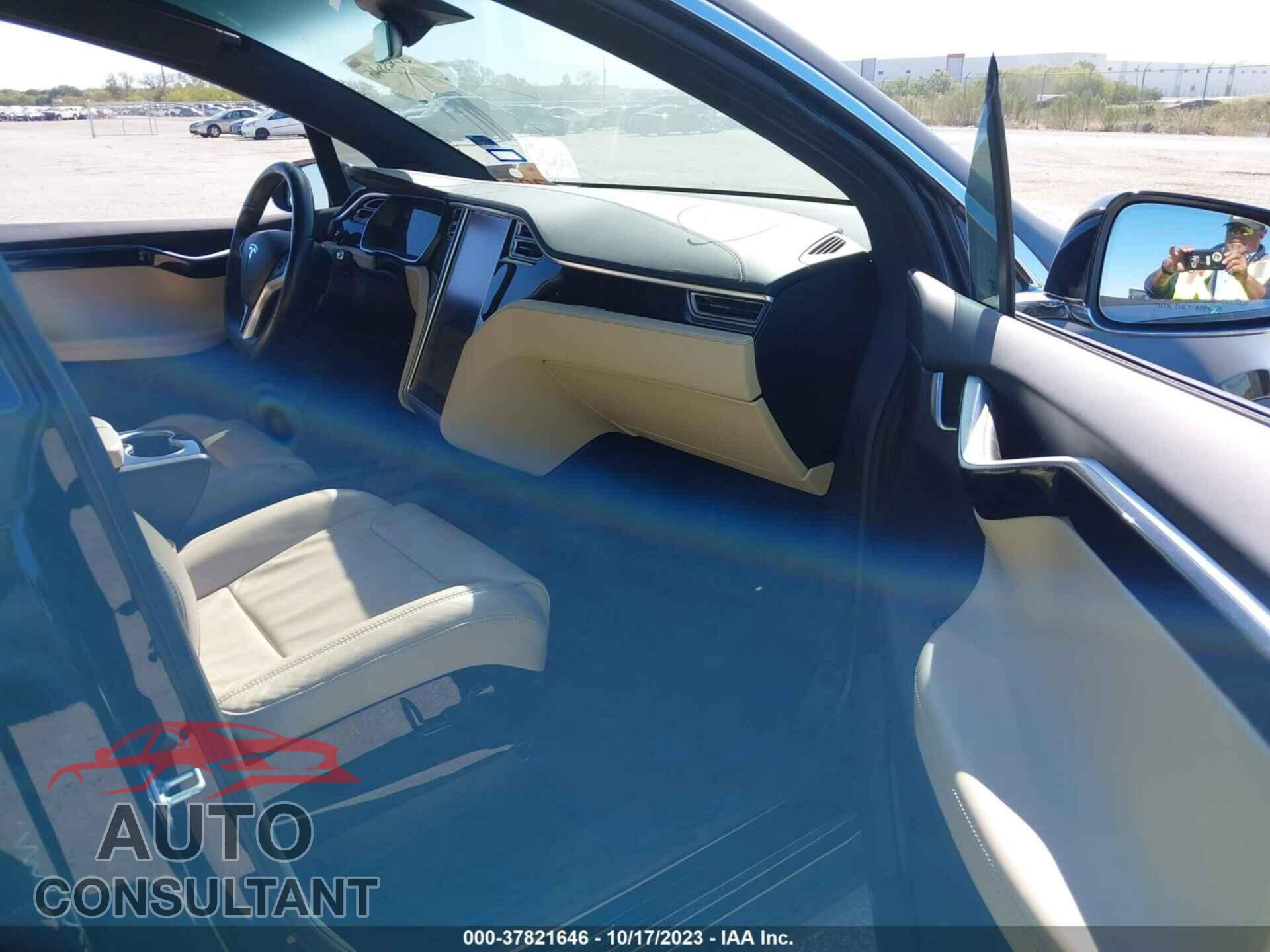 TESLA MODEL X 2016 - 5YJXCBE26GF027212