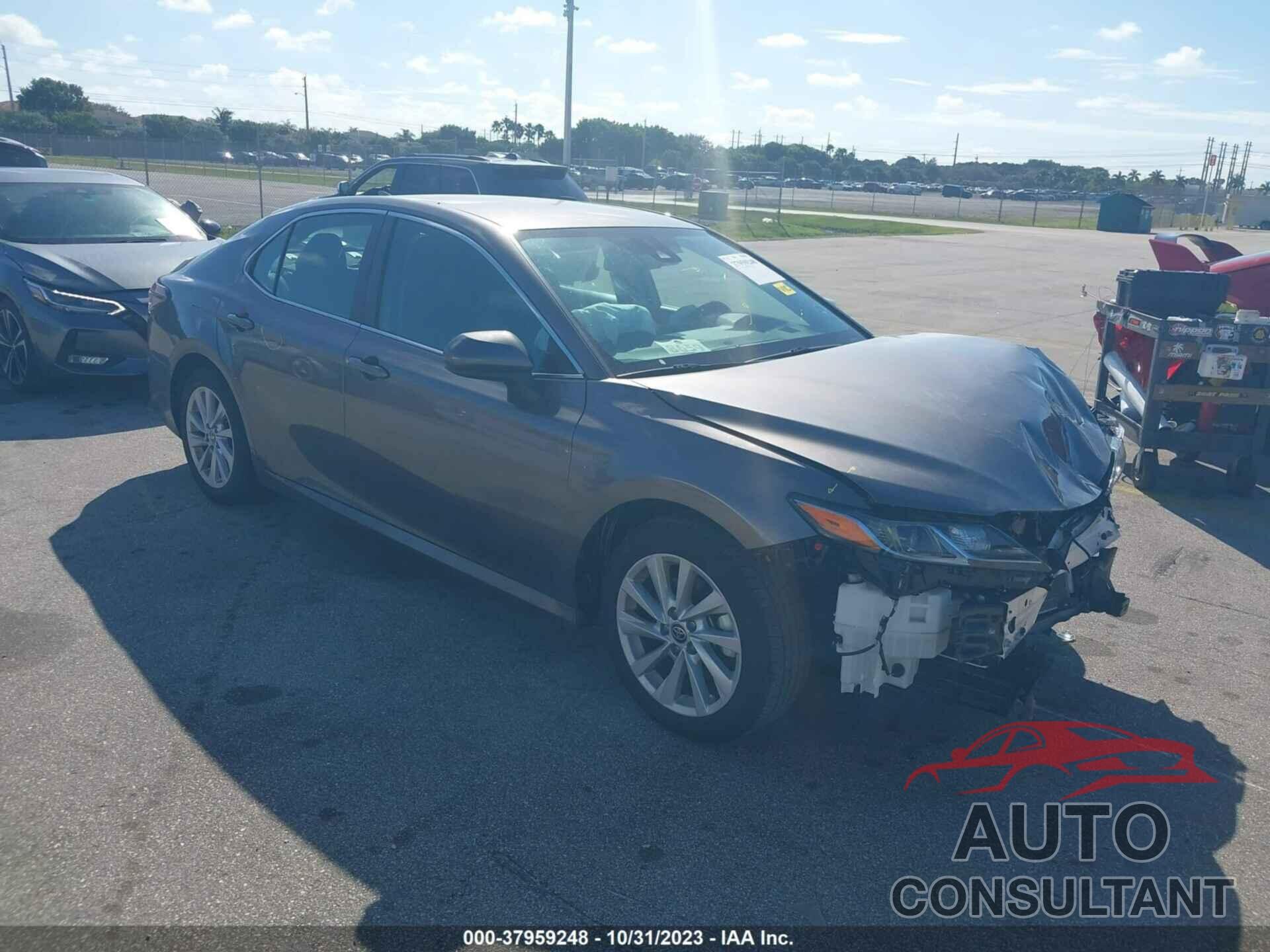 TOYOTA CAMRY 2022 - 4T1C11AK7NU064791