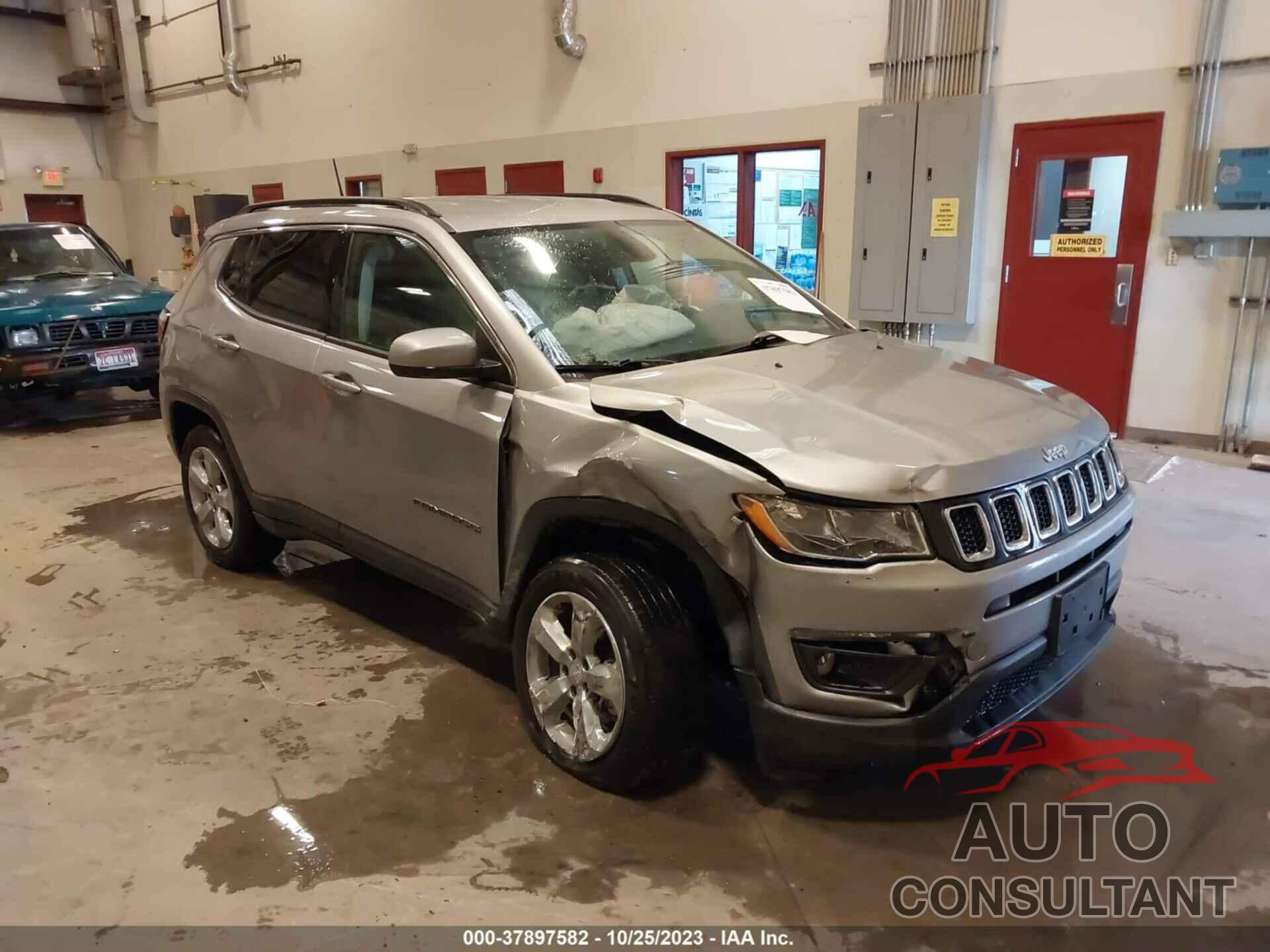 JEEP COMPASS 2018 - 3C4NJDBB1JT423084