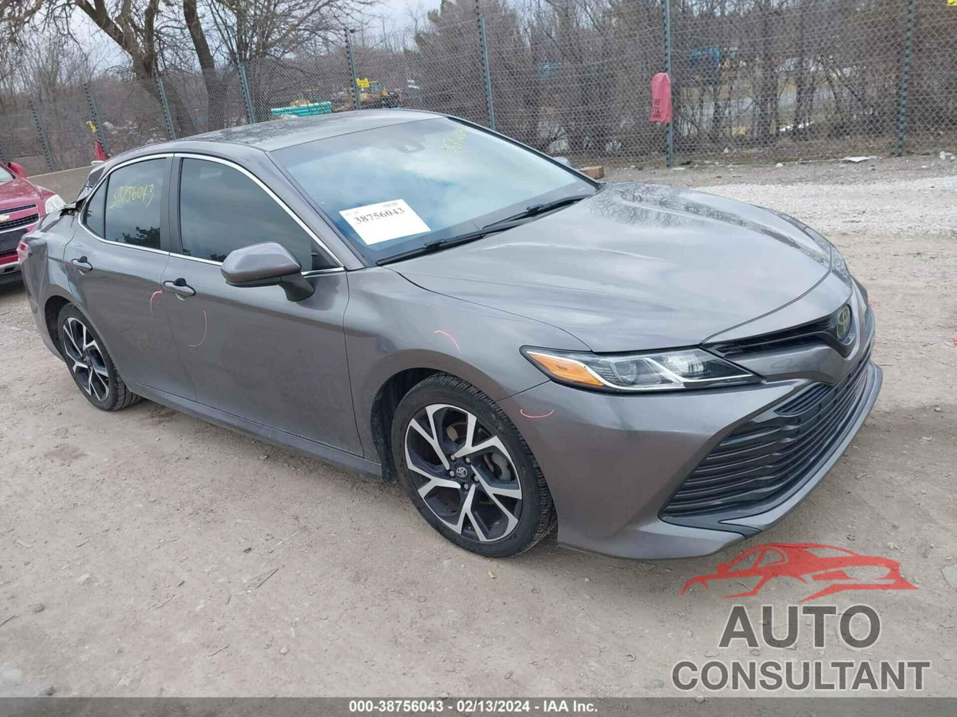 TOYOTA CAMRY 2018 - 4T1B11HK5JU019635