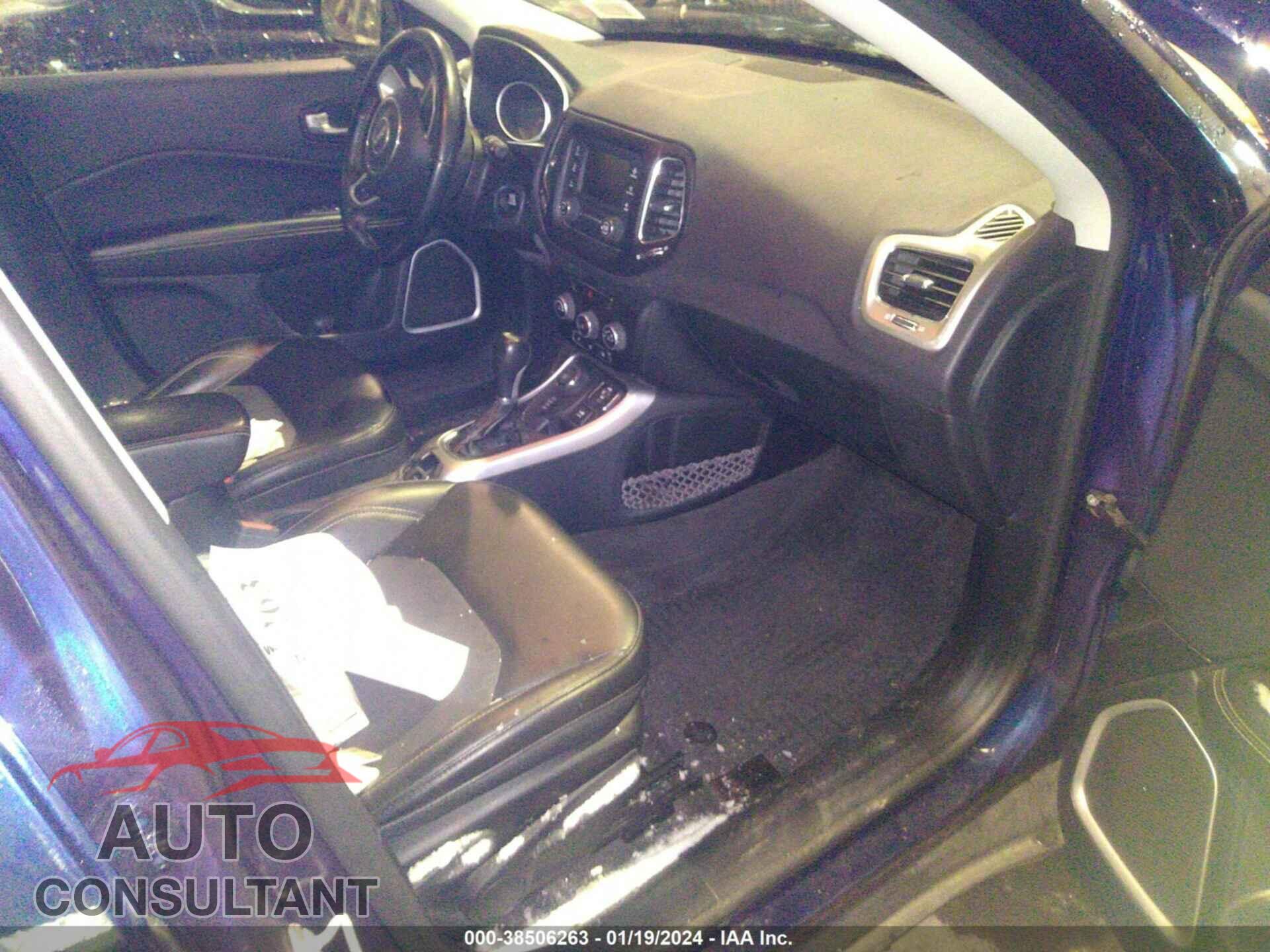 JEEP COMPASS 2018 - 3C4NJDBB9JT179460