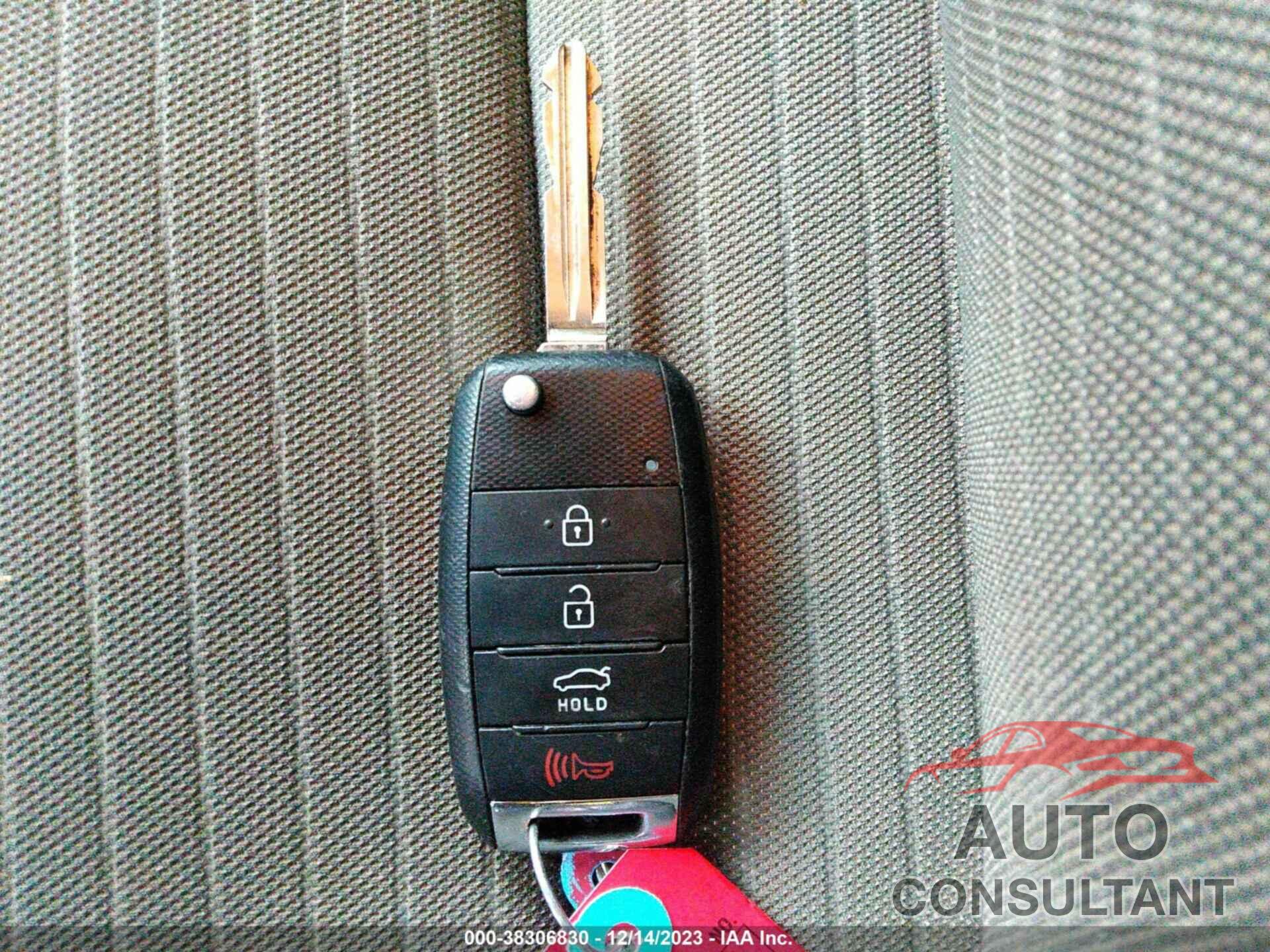 KIA FORTE 2016 - KNAFX4A64G5498973