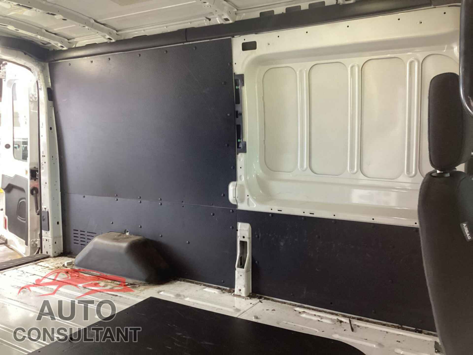 FORD TRANSIT 2018 - 1FTYR2CM8JKA25480